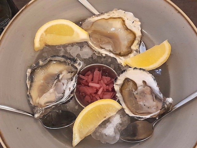wine+tasting+oysters.jpg