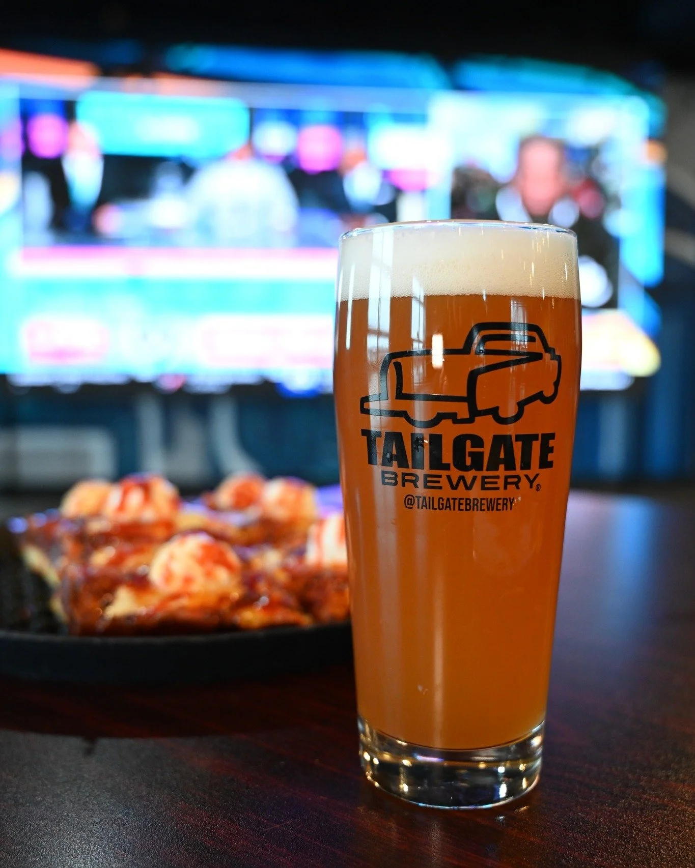 It's game day in Hendersonville! The big screen is on, beer is pouring, and pizzas are cooking! Come hang with us for kickoff!
