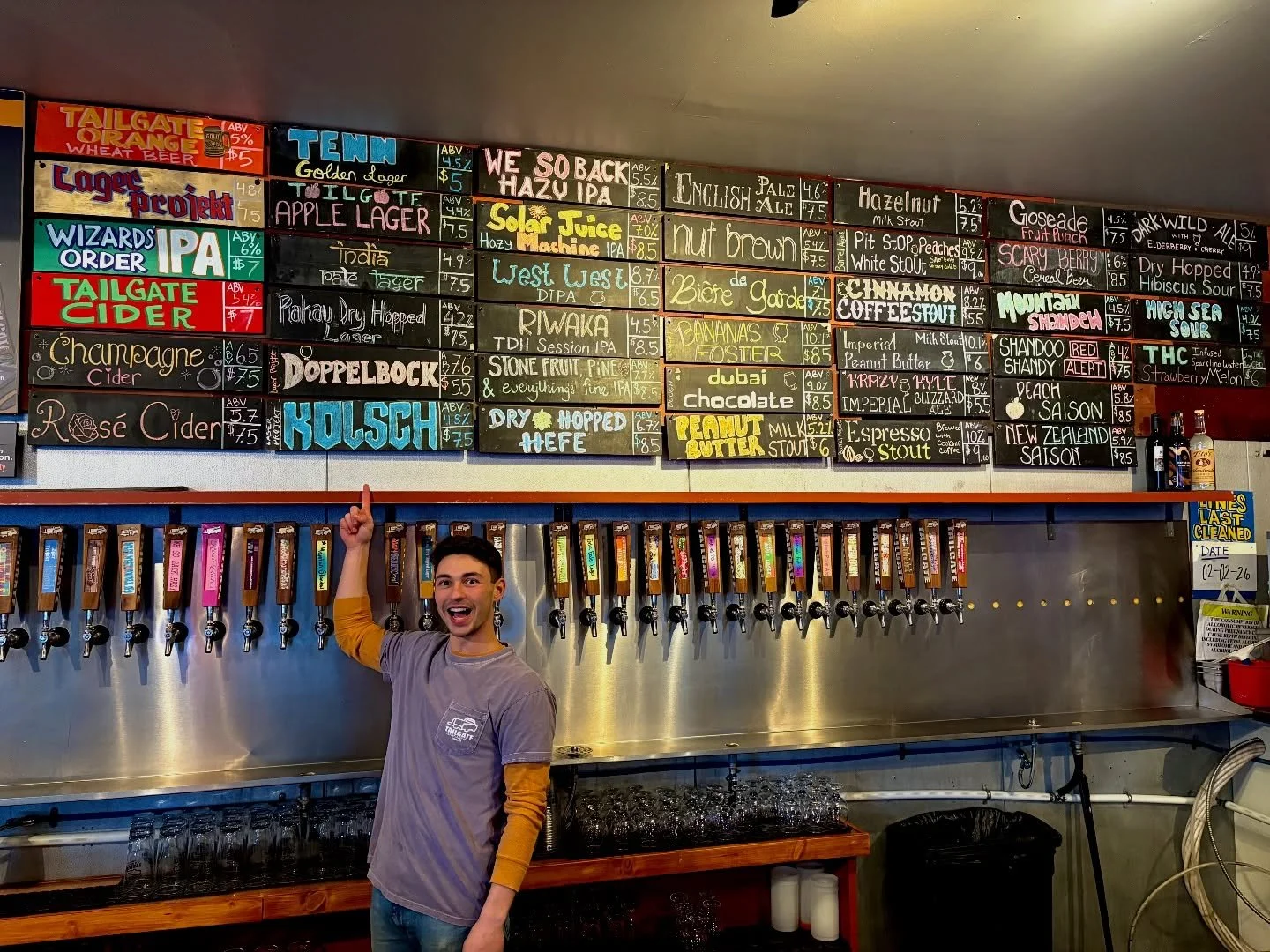 TGIF lovers! We just tapped Lager Projekt: Kolsch. Light. Crisp. Perfection. 👌🏻

Delicate, floral aromas mixed with pear and lemon zest. Quenching and balanced with a clean bitterness and gentle flavors of water cracker and garden herbs. Available 