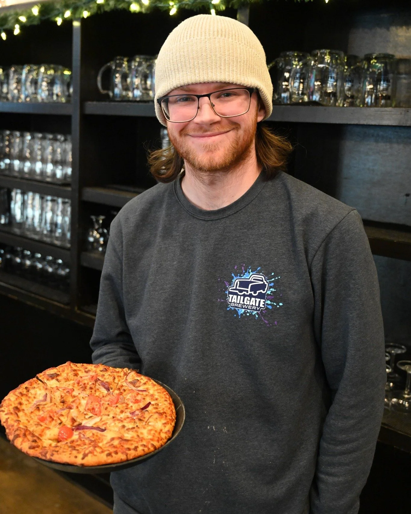 ❤ Happy Valentine's Day beer lovers! We've got a special movie showing just for you today at 5:30! Come hang with us. ❤