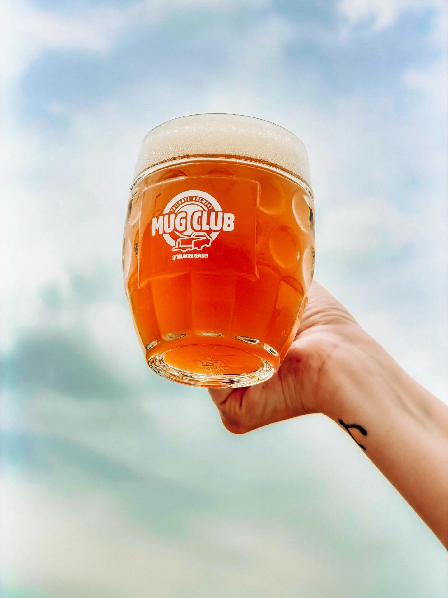 New mugs for Mug Club! 
Did you know that TailGate Mug Club members get 4.oz more per pour? Plus a whole list of other fun perks! Just sayin.

Current members&hellip; we know you&rsquo;re wondering what&rsquo;s happening with the now heritage mugs&he