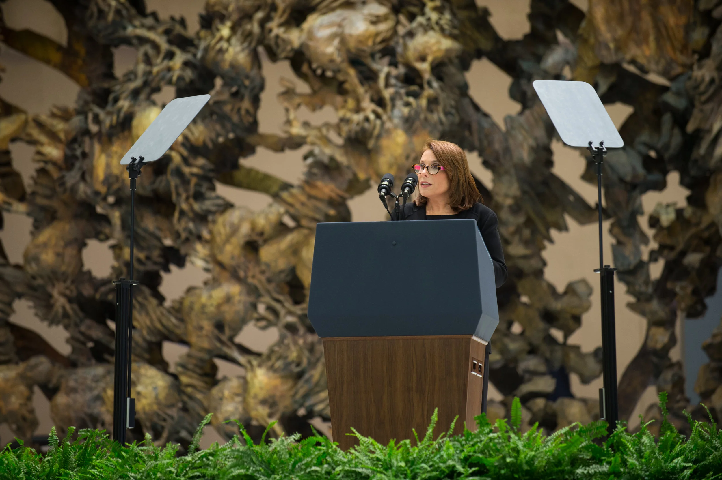 Dr. Robin L. Smith at The Third International Conference on the Progress of Regenerative Medicine and Cultural Impact in Vatican City (April 2016)