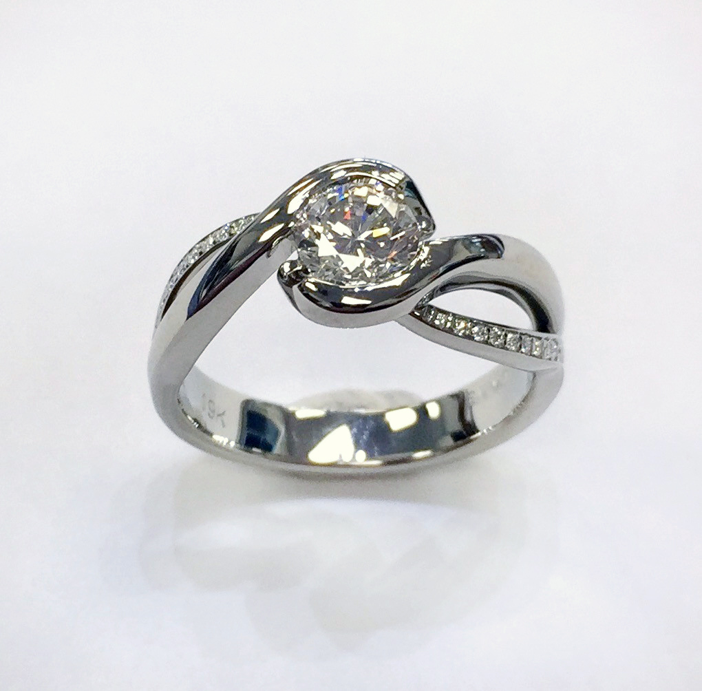 diamond swirl ring