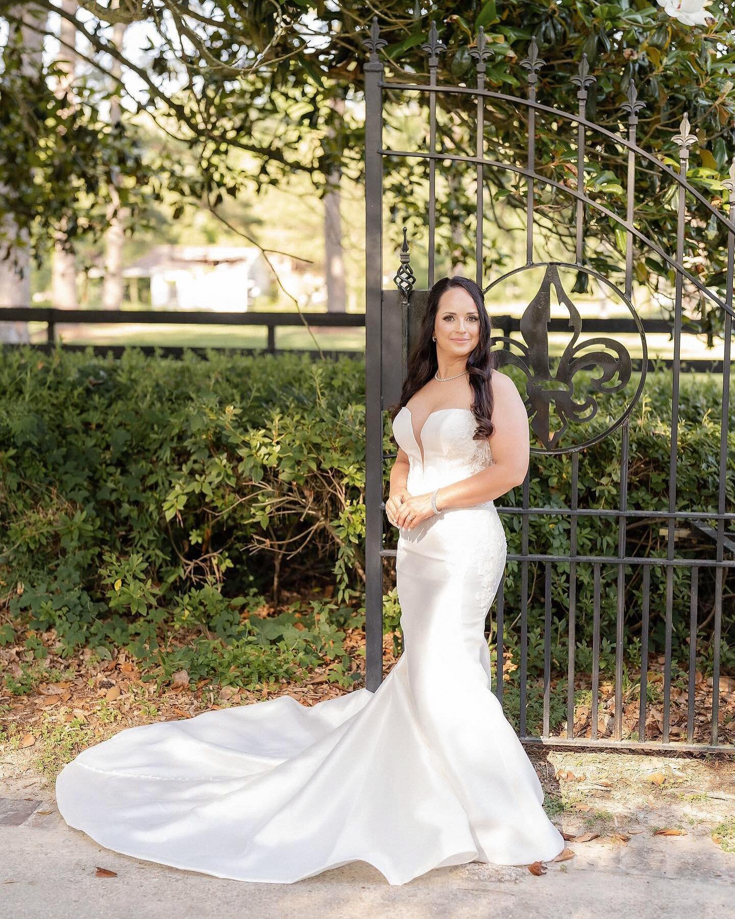 We love to see our ŌJO girls. 
Photography: @hoppe.images
.
.
.

#premiumbridalfactory #brides #bridal #wedding #dress #weddingdress #bridalboutique #boutique #bridetobe #weddinginspo #dazzlehaven #ootdfashion #bridalcouture #bridalboutiqueowners #oj