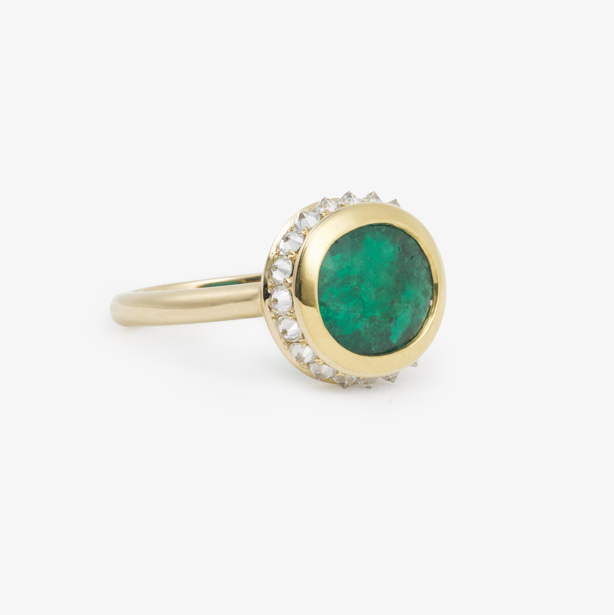 ring-gold-emerald-diamond-on-measure-josephine-yvdelloye