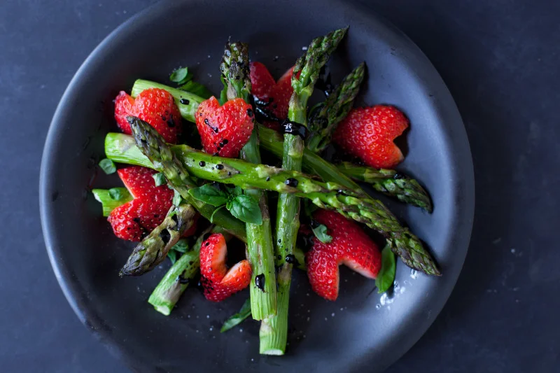 balsamic-strawberryasparagus-1746-800x533.jpg