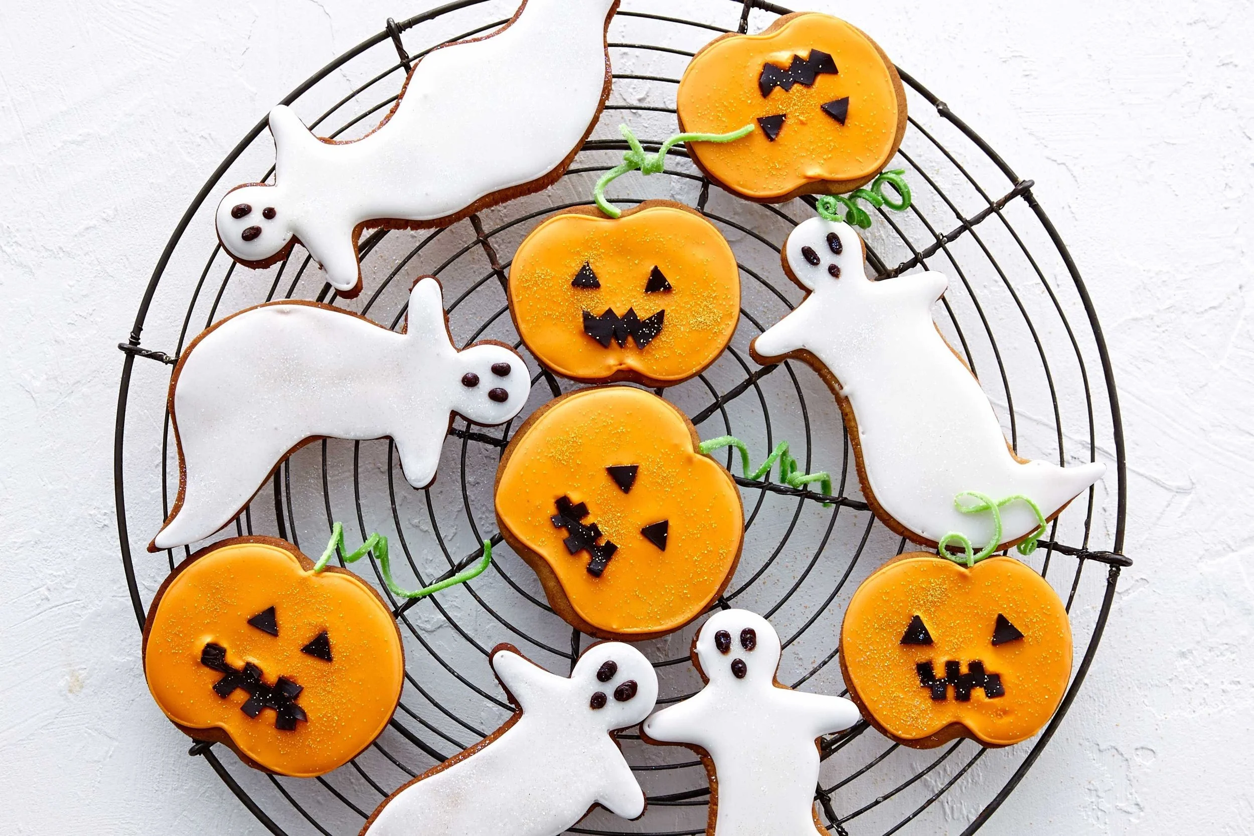 halloween-gingerbread-cookies-97866-1.jpeg