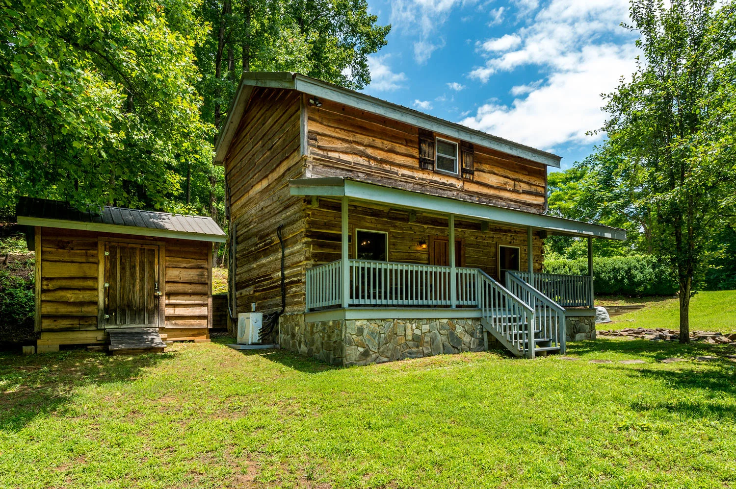 5445 Holbert Cove Rd Saluda NC-large-002-15-Front-1500x999-72dpi.jpg