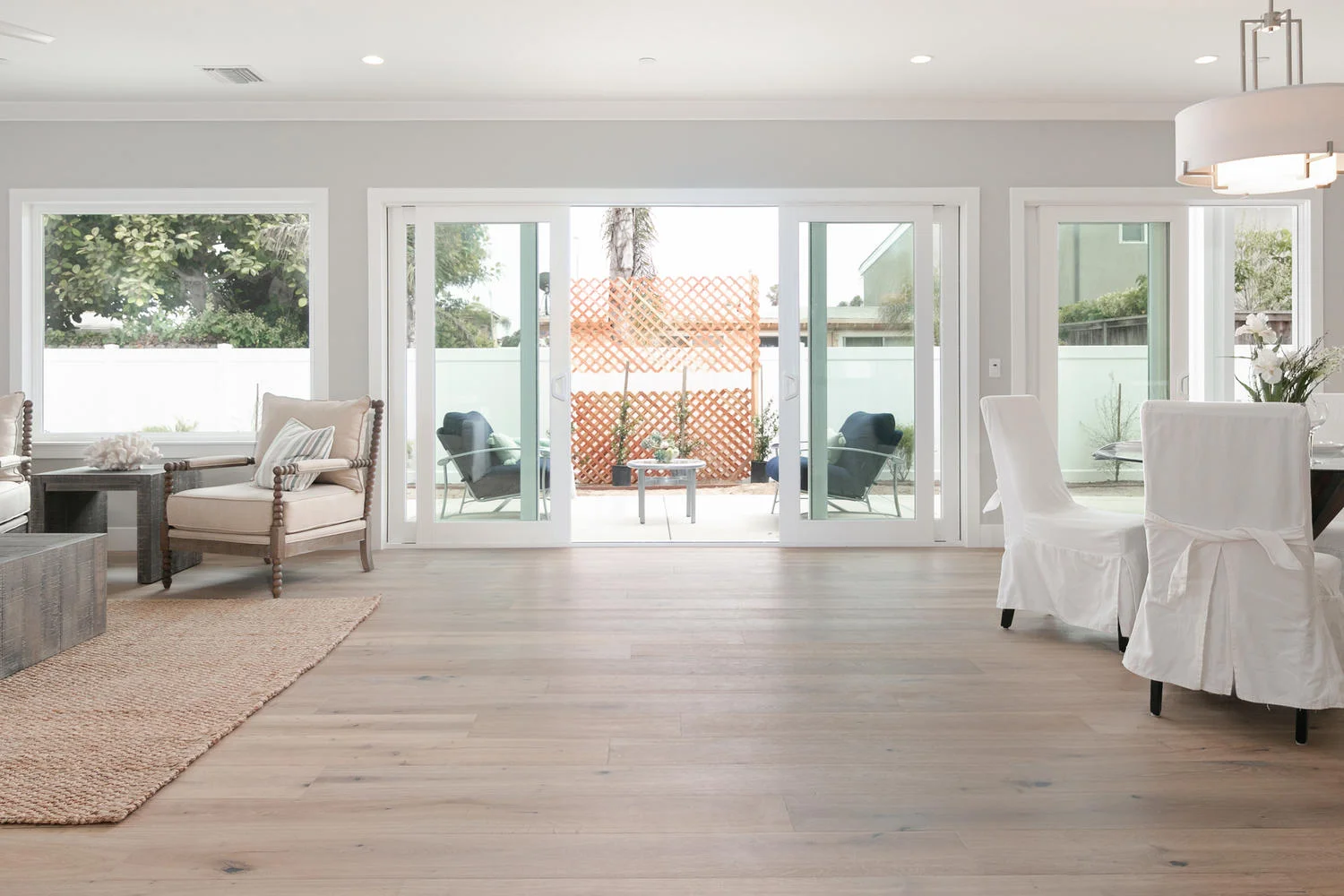 1054 Bangor Ln-005-005-Living Room-MLS_Size.jpg