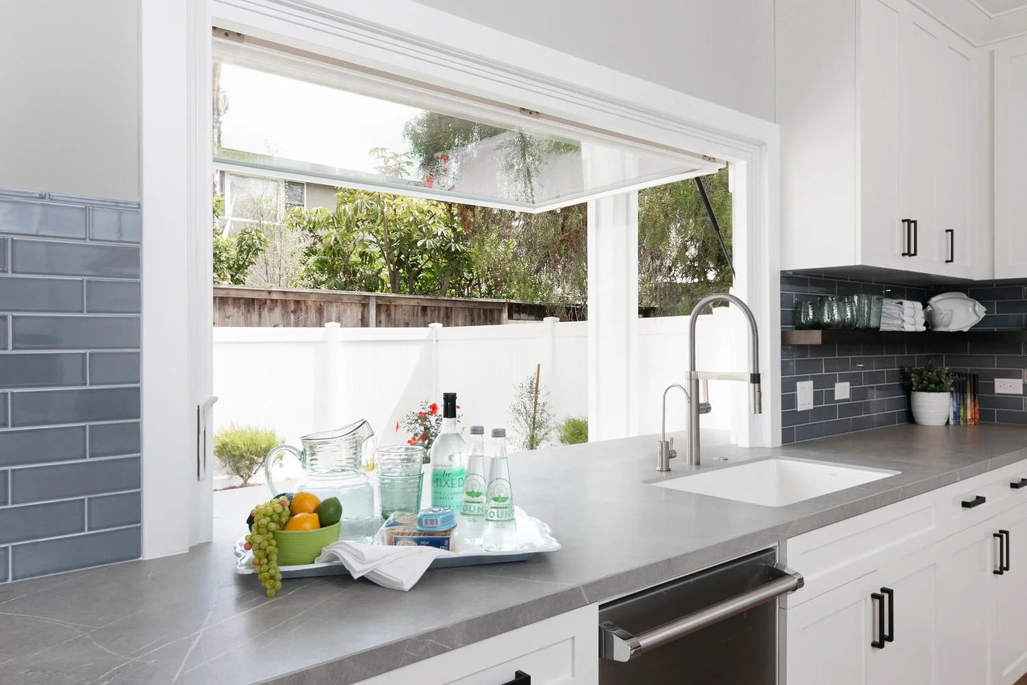 1054 Bangor Ln-014-033-Kitchen-MLS_Size.jpg