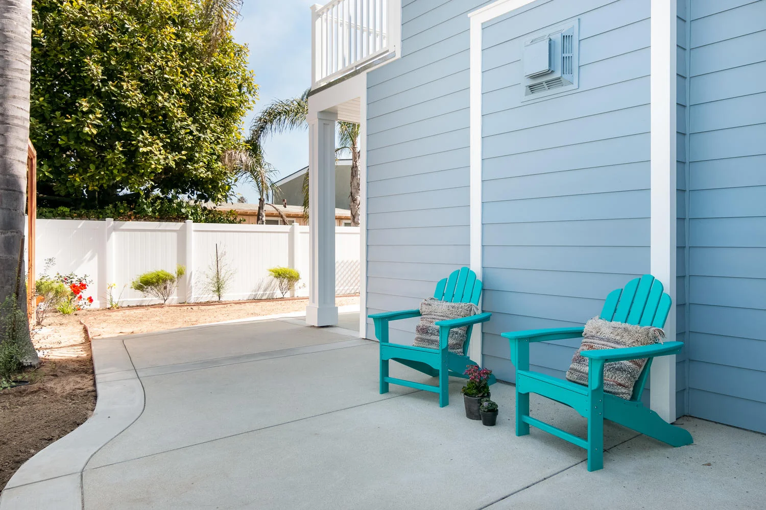 1054 Bangor Ln-018-037-Patio-MLS_Size.jpg
