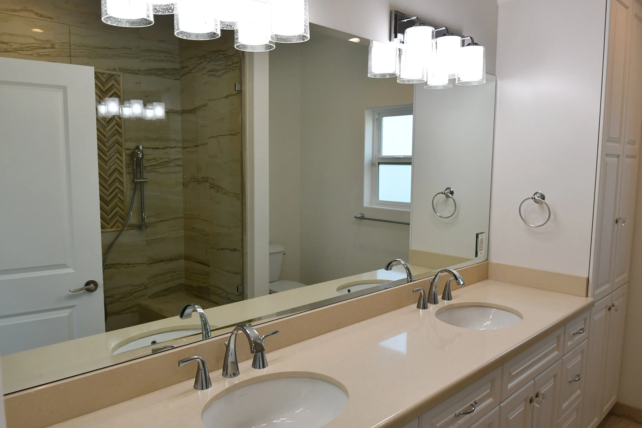 Mesa Cir_vanity 2.JPG
