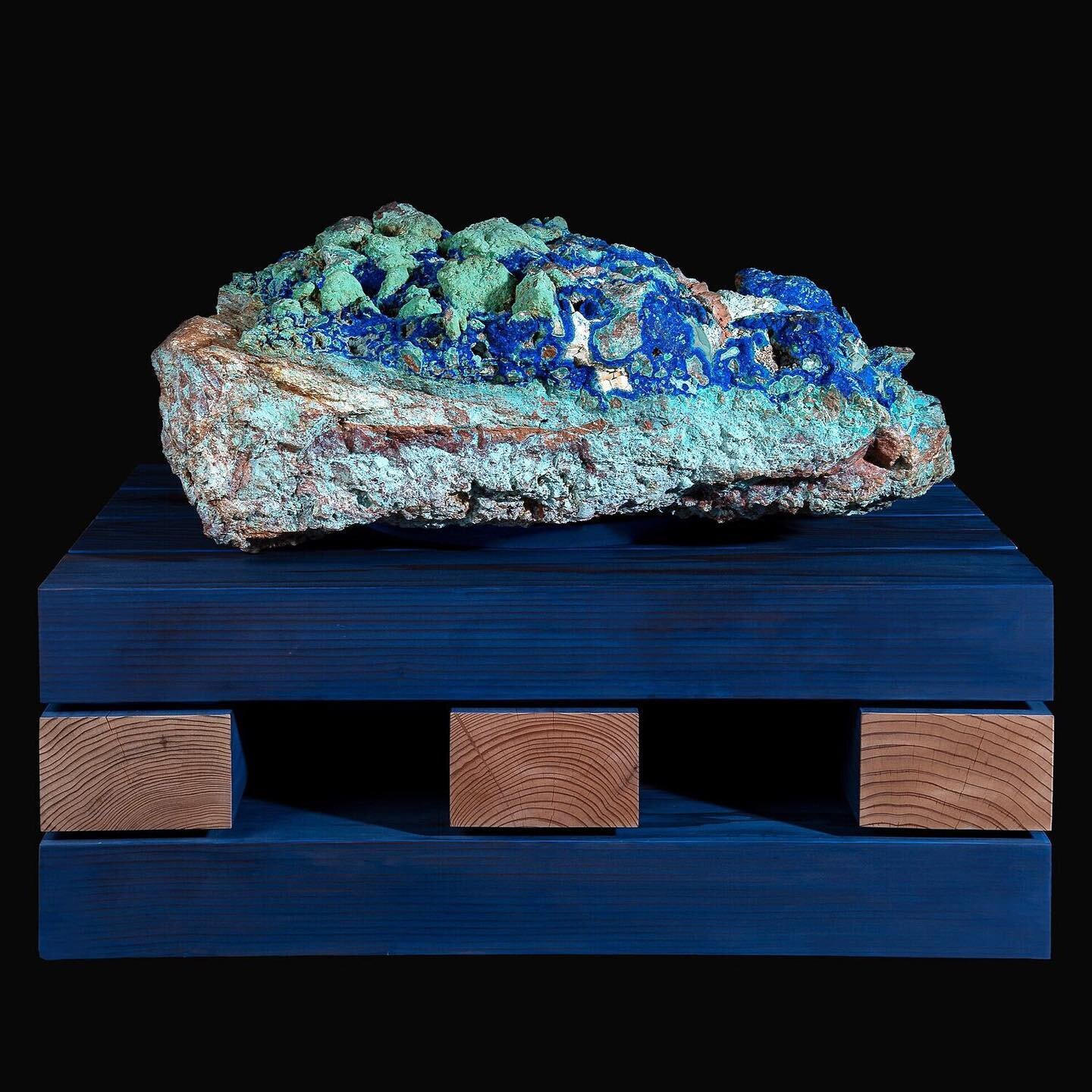 AZURITE- EARTH ALTAR
22&rdquo;x30&rdquo;x24&rdquo;
rock- 116 lbs 
-
Azurite excavated from the Copper Mountain Mining District. Morenci, Arizona. 
Earth Altar constructed from California Redwood