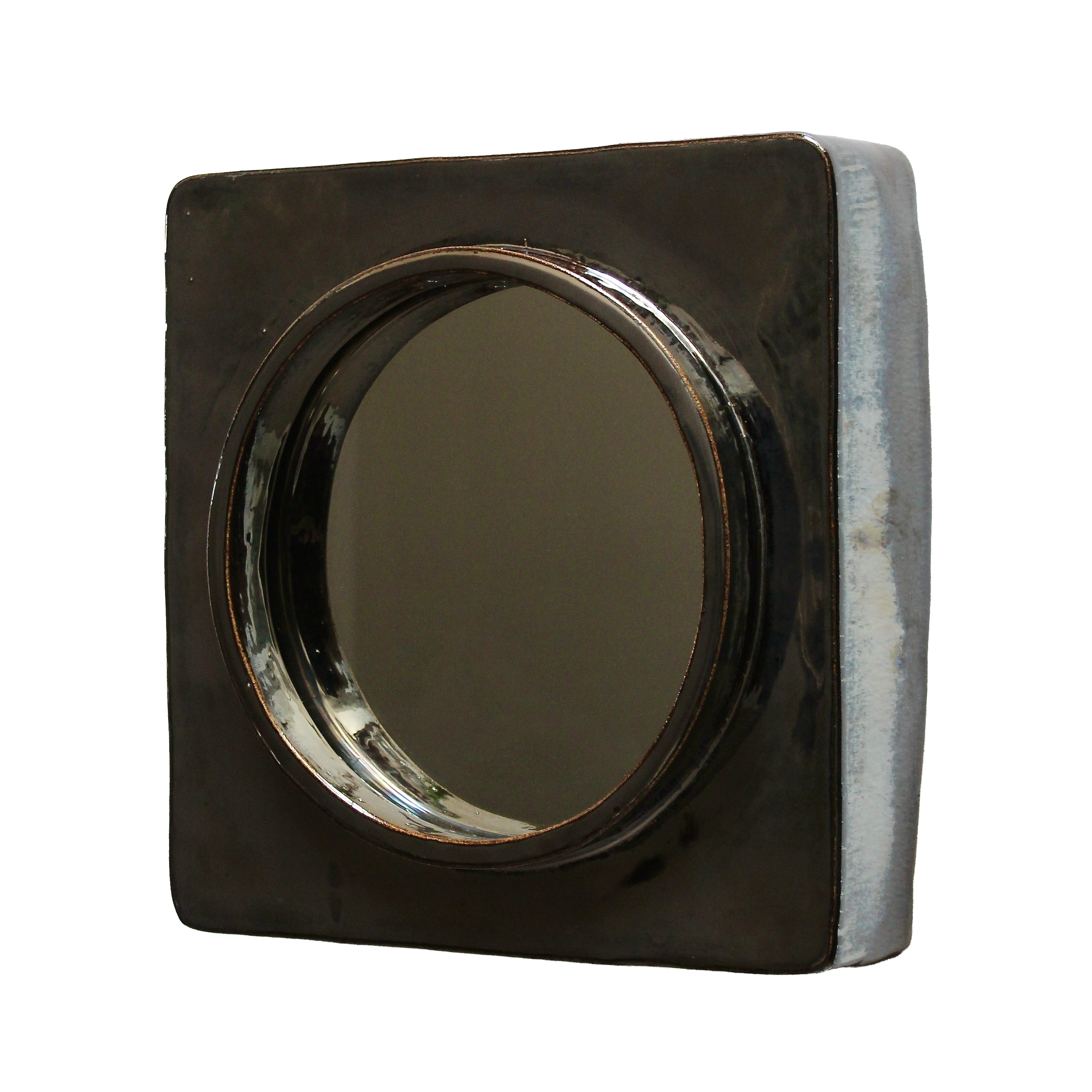 porthole_mirror_skyscraper_side_small.png