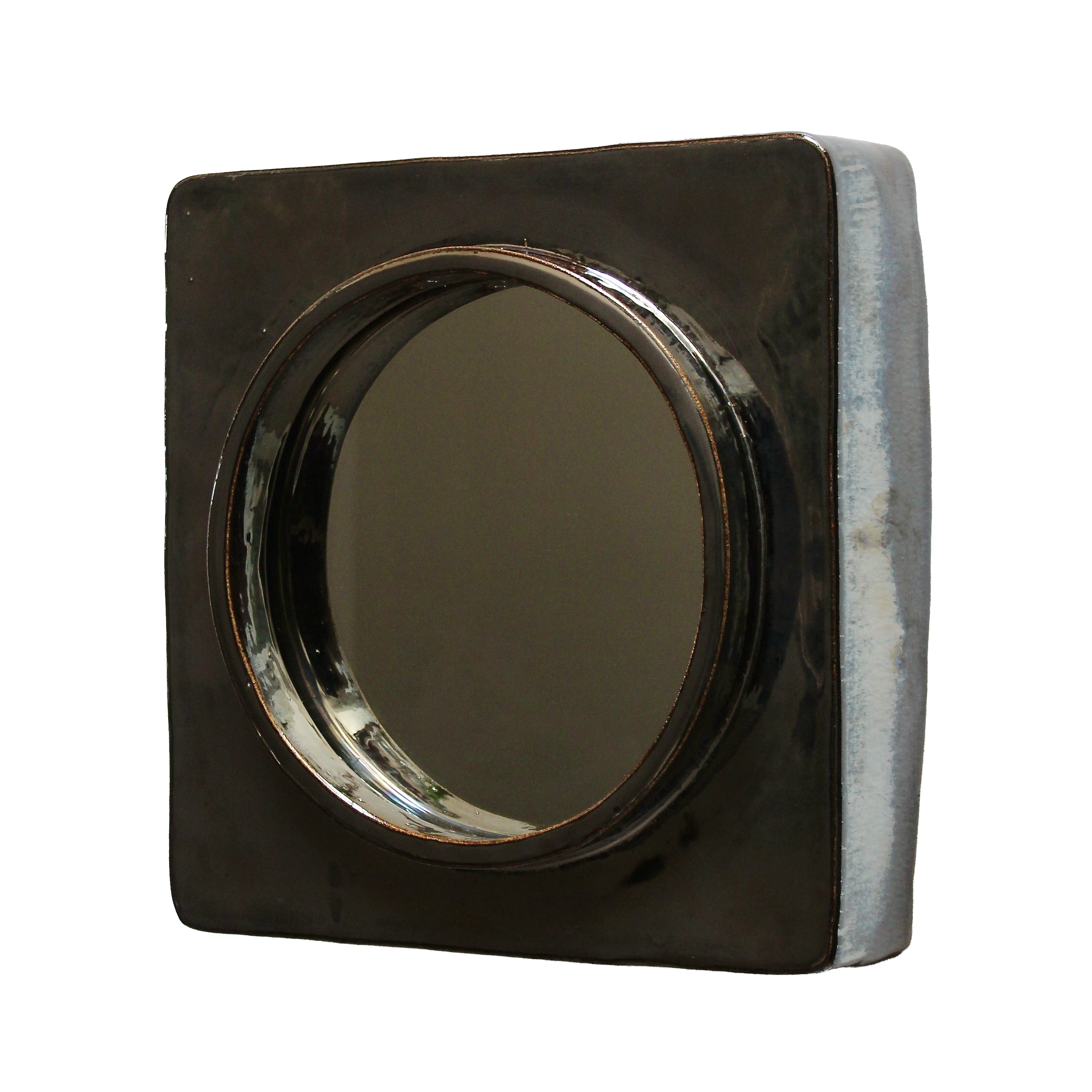 porthole_mirror_skyscraper_side_small.png