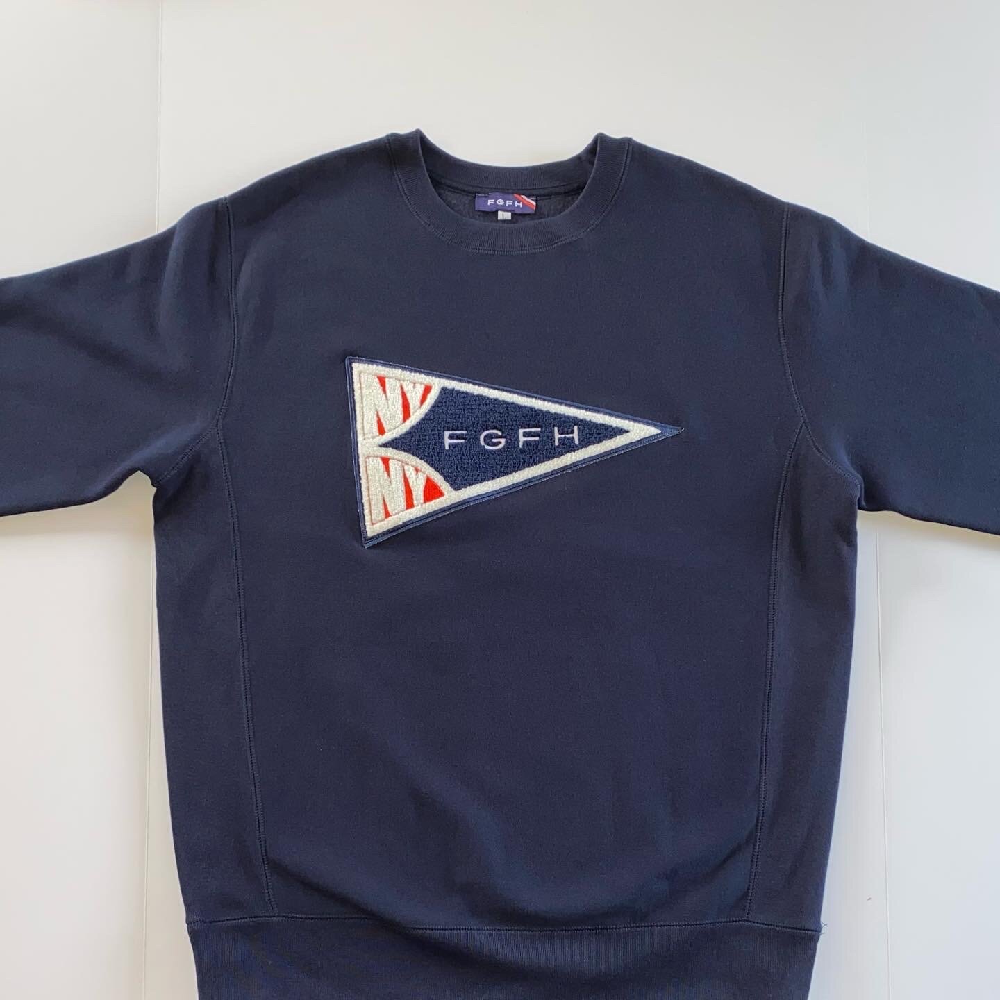 (Heavyweight) Pennant sweatshirt (Navy Blue)