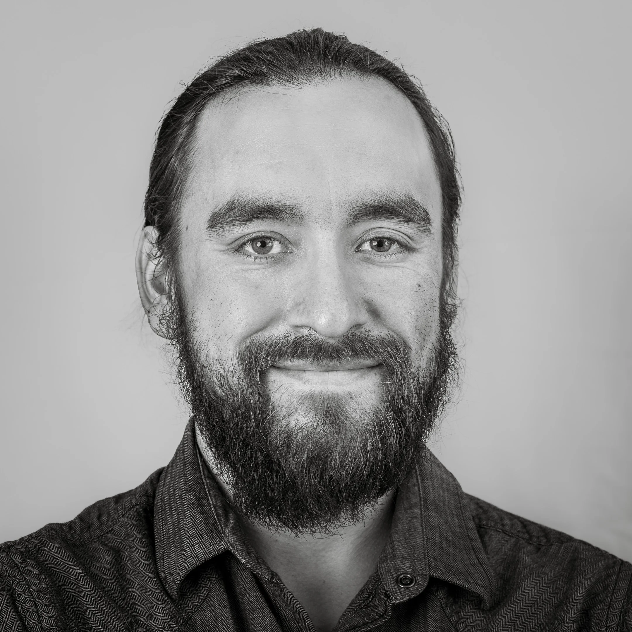 Victor Portrait - Energy Economics-3.jpg