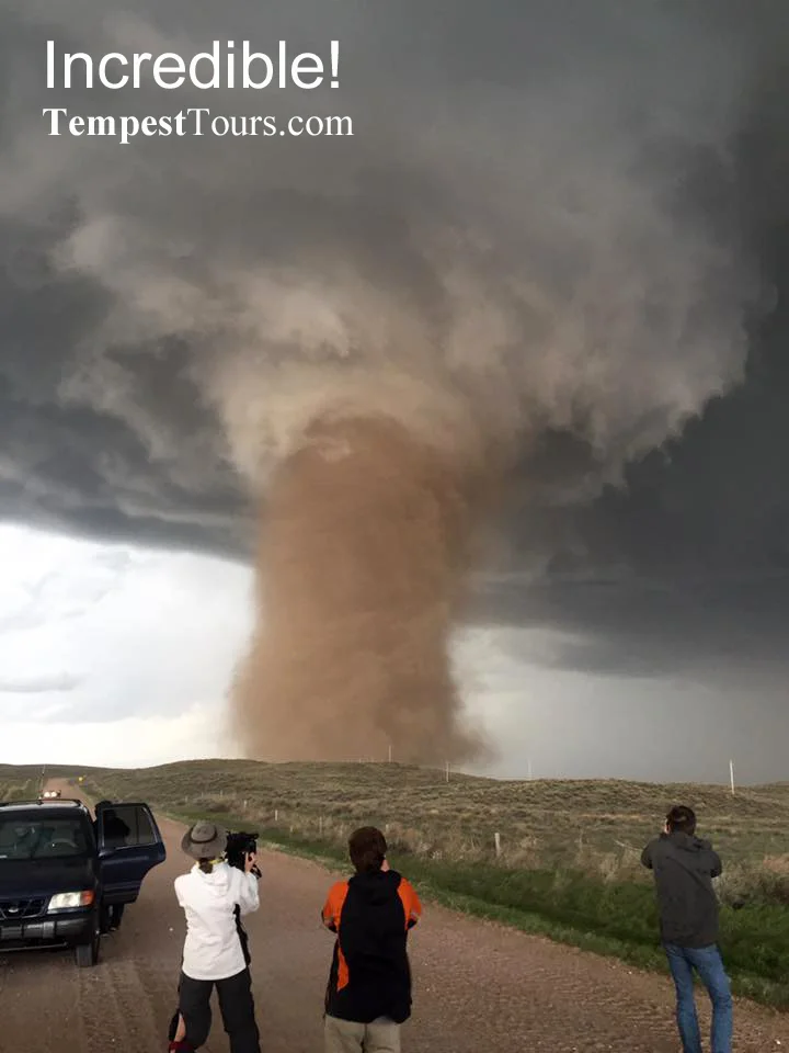 Tempest-Tours-Storm_Chasers.jpg