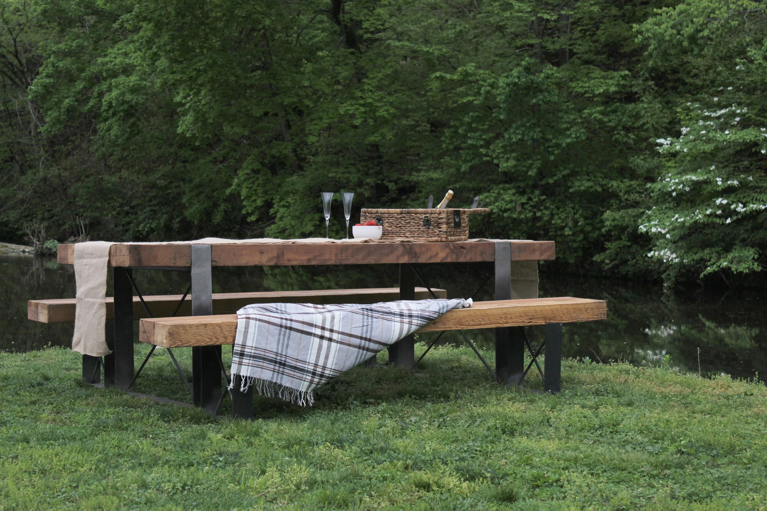 Riley Table