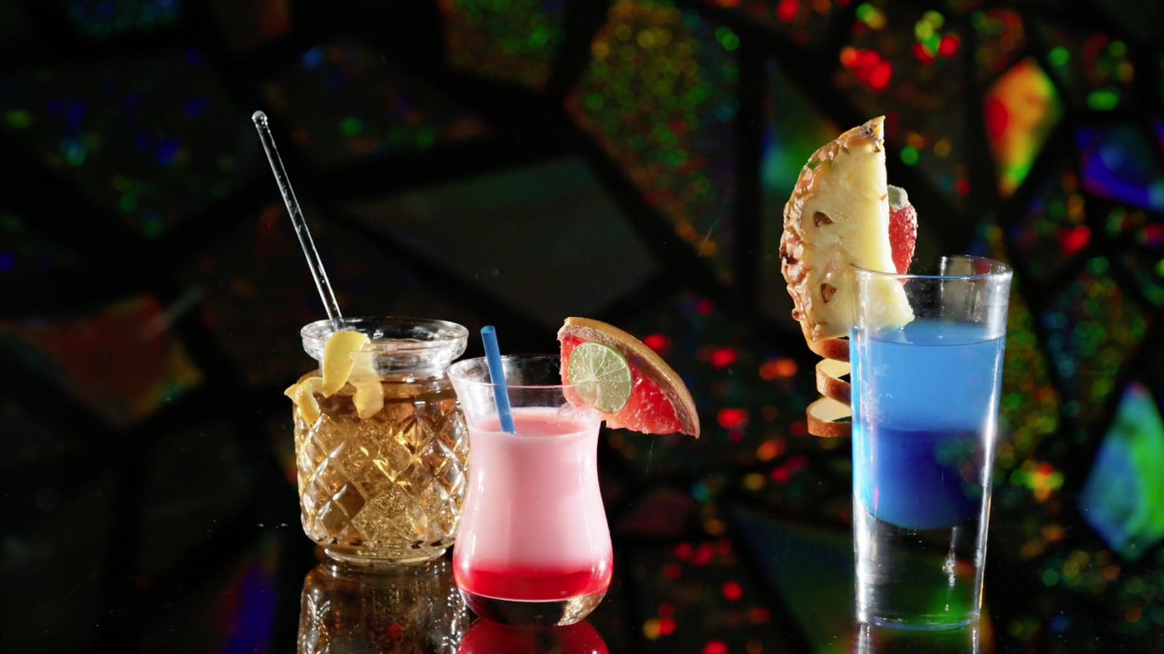 Algunos de los muchos cocteles que creamos para este video.