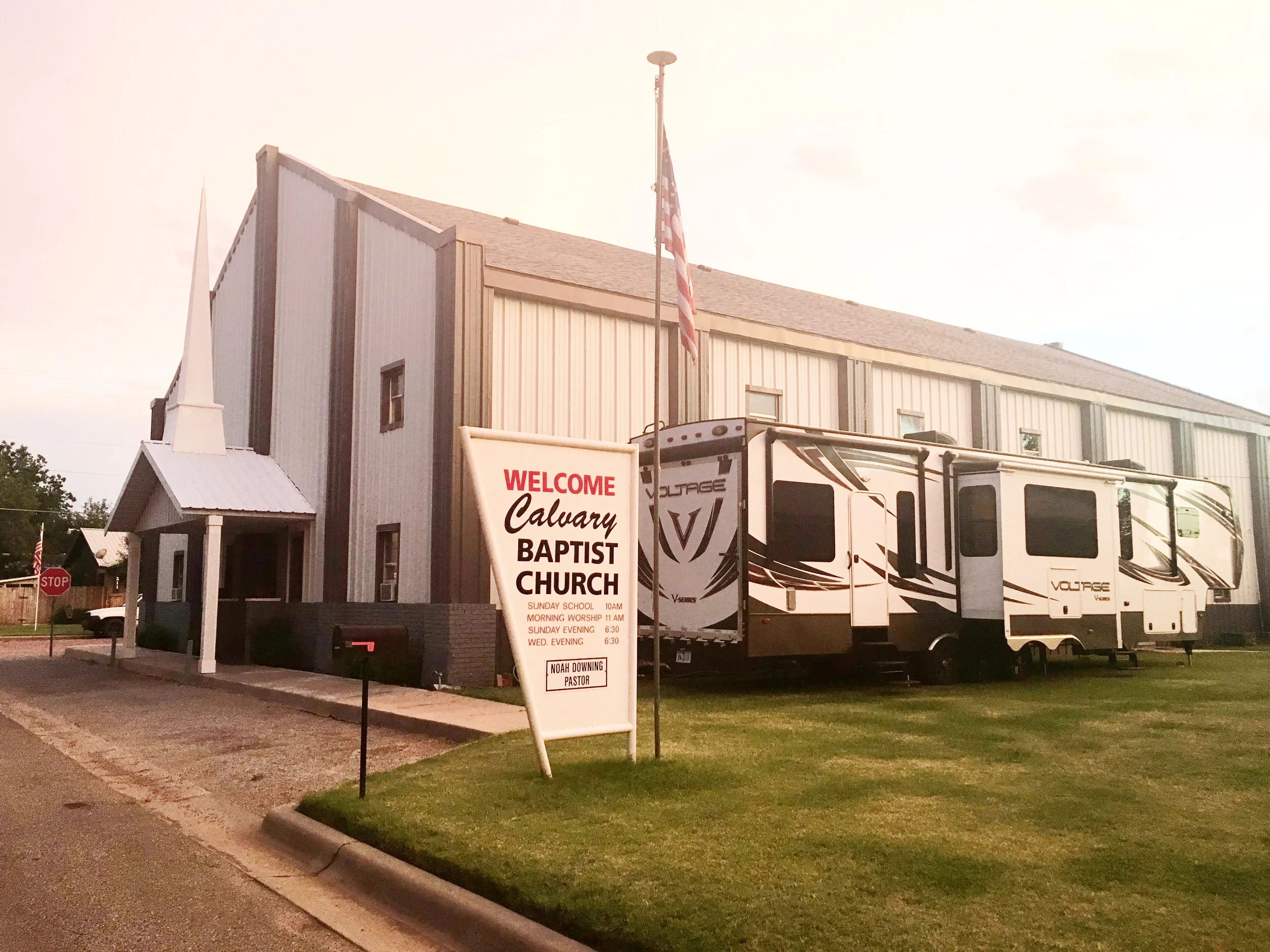  Calvary Baptist Church  809 Floydada St.  Wellington, TX 79095  Pastor Noah Downing  Sunday School 10:00 AM  Morning Worship Service 11:00 AM  Evening Worship Service 6:30 PM  Wednesday Evening Service 6:30 PM 