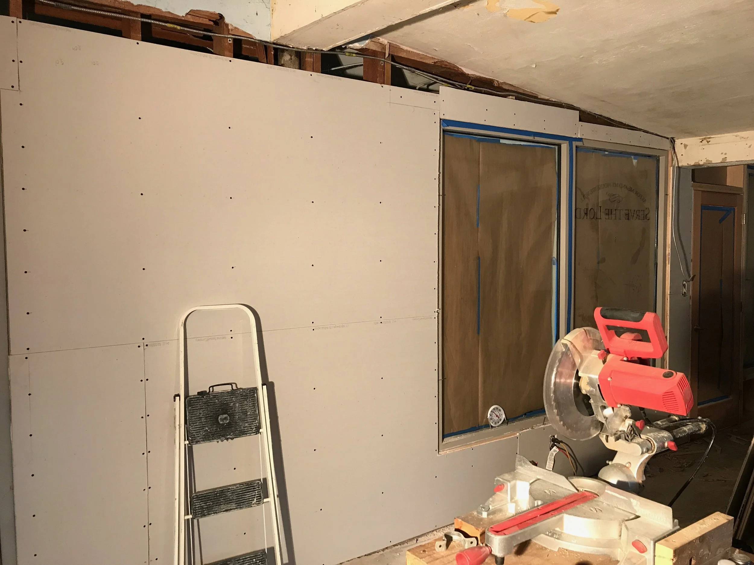Finishing up the sheetrock