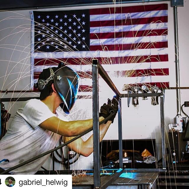My buddy @gabriel_helwig shared this awesome shot! Check this young man out to see the past of a future present you'll one day admire. 
#weld #welding #welder #getitdone #safetypolicebegone

#Repost
・・・
American made 📸: @luciajgonz