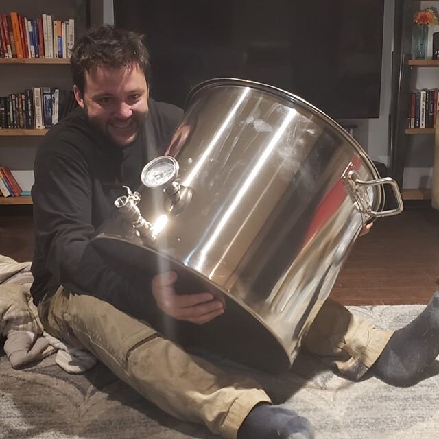 &quot;Wifey, do you mind me buying a big pot for beer and soup making&quot; &quot;How big?&quot; &quot;uhhhh.....&quot;
#homebrew #homebrewing #beer #beermaking #bulkcooking #mealprep #foodpreservation #canning #cooking