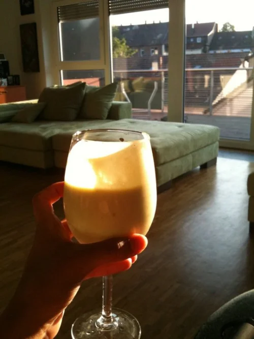 santanacaress : Cold, creamy with a slight taste of avocado Ingredients 1 avocado - peeled, pitted, and cubed 5 cubes ice 3 tablespoons white sugar 1 1/3 cups milk 1 teaspoon fresh lemon or lime juice 1 scoop vanilla ice cream Place avocado, ice, sugar, milk, lemon juice, and ice cream into a blender. Puree until smooth. Share and Enjoy!