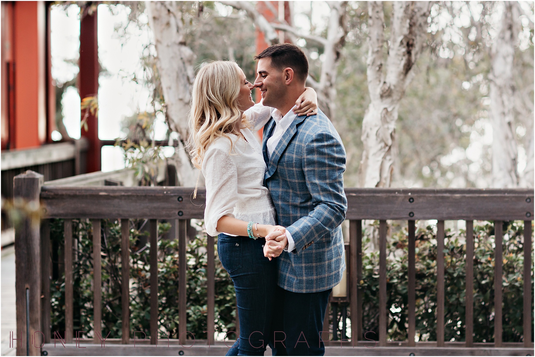 la-jolla-beach-scripps-pier-engagement05.jpg