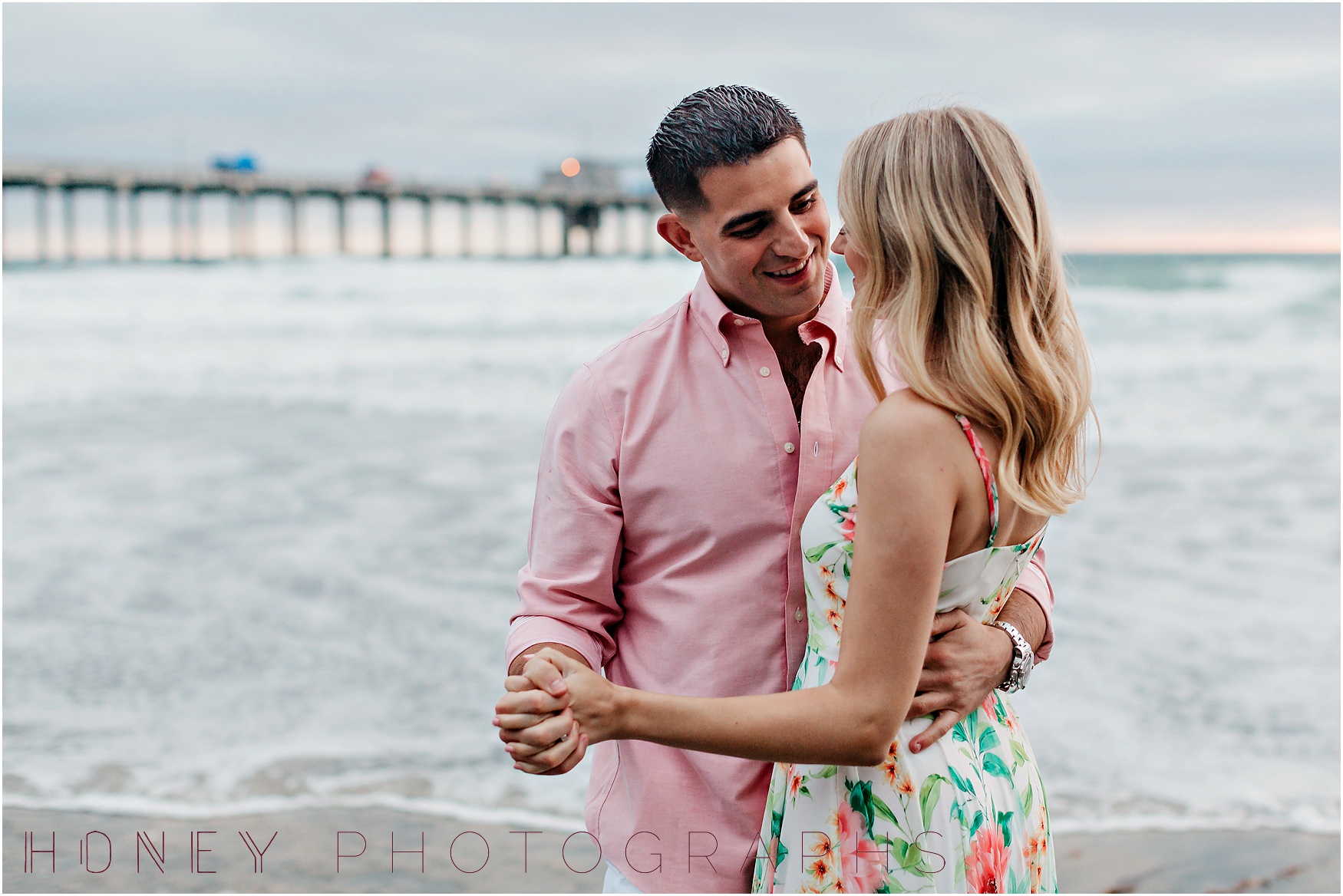 la-jolla-beach-scripps-pier-engagement24.jpg