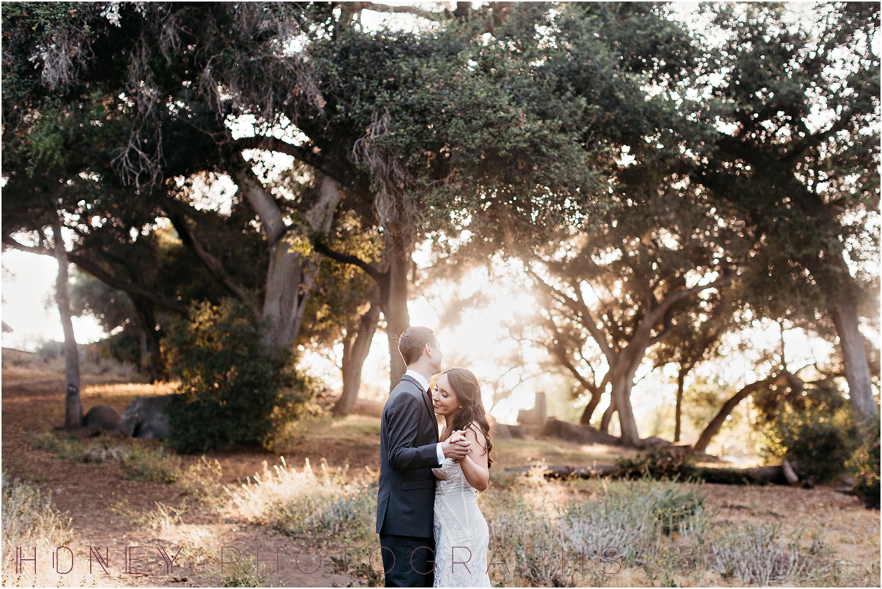 picnic-wedding-rustic-sweetheart-table-felicita-park-boho29.jpg