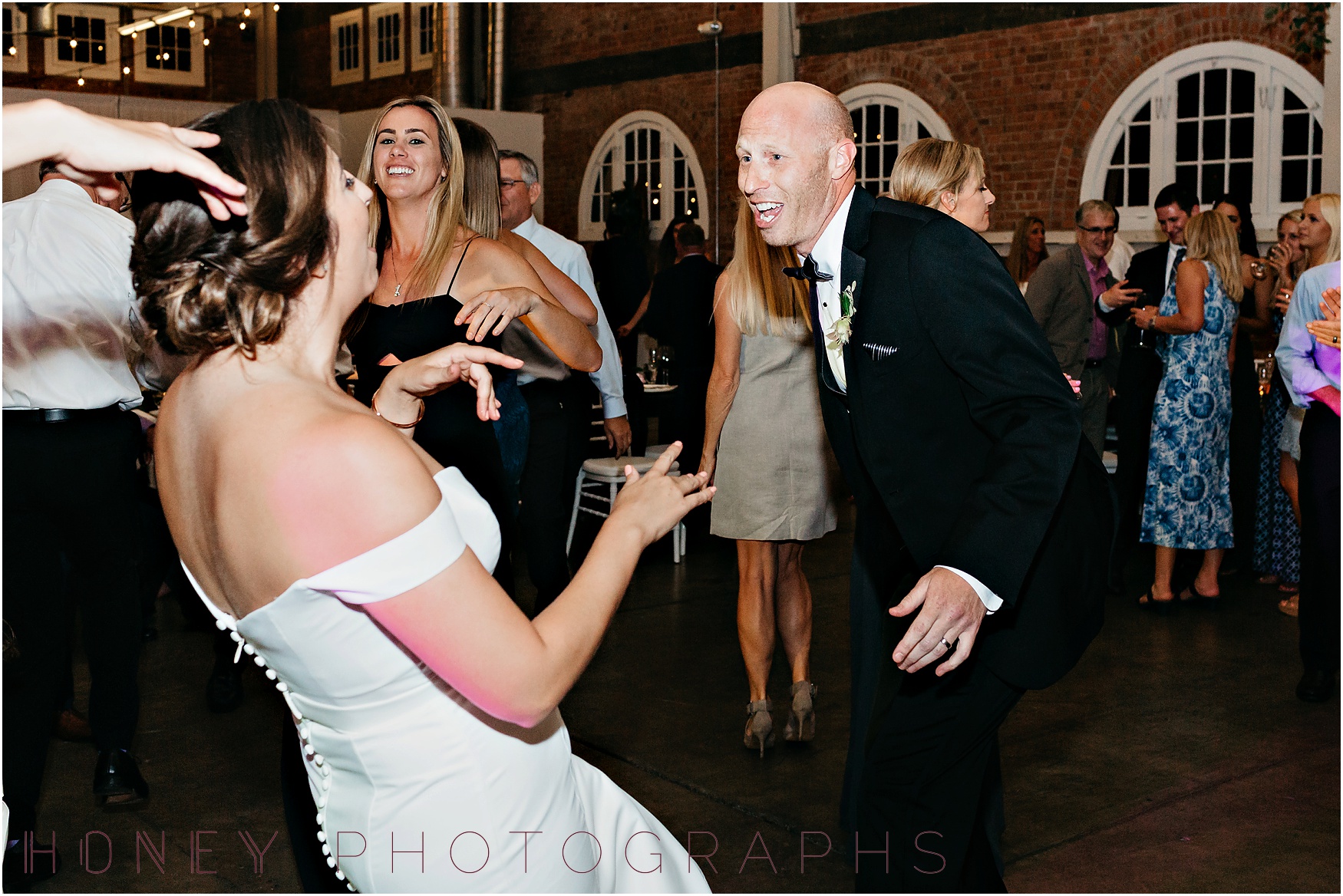 brick_warehouse_liberty_station_urban_classic_wedding060.jpg