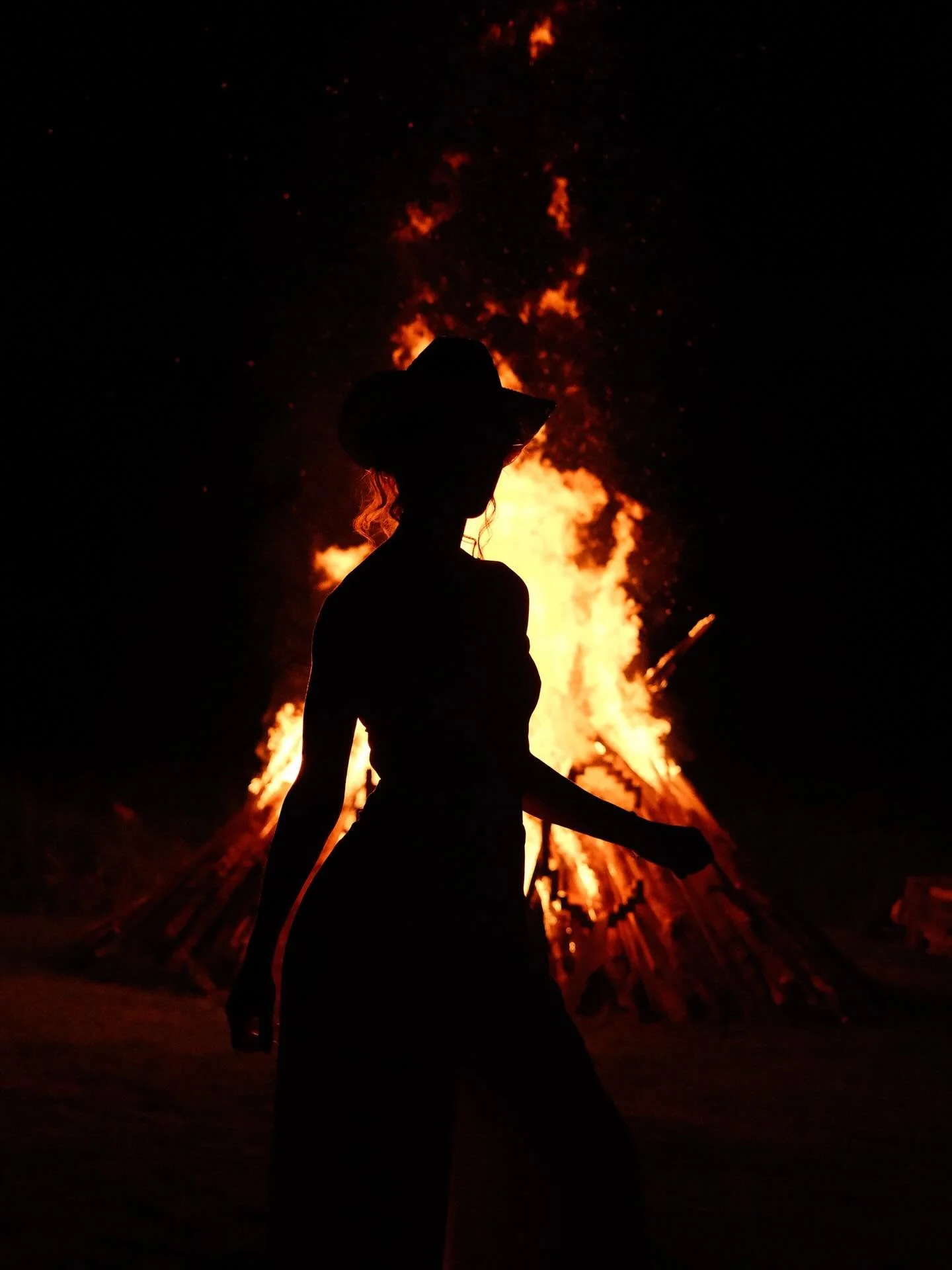 this song just came on while I was driving home and I was reminded that it was playing as this photo was being taken 🔥🪩🔥 

feels highly in the spirit of this waxing Imbolc // Leo full moon conjuncting my Lilith moment ❤️&zwj;🔥 and also I&rsquo;ve