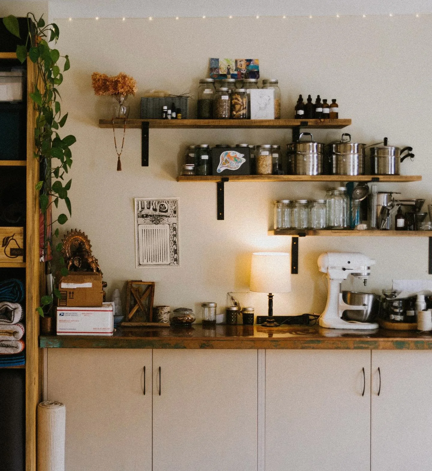 What else have I been up to in MJH production besides listening to moody fall playlists and admiring my jar core? LOTS!!

💛 Heart of Venus Nourishing Facial Serum
🥉 The Trio ::: Vata, Pitta + Kapha-Balancing Body Oils
🫶 Hridaya Remedy Heart Chakra