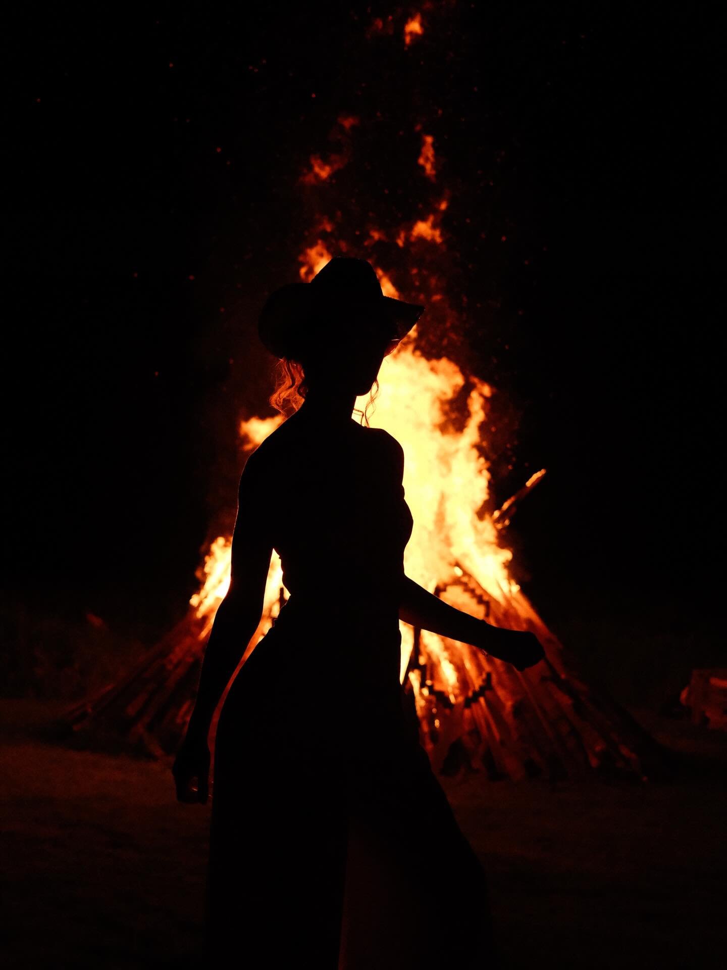 this song just came on while I was driving home and I was reminded that it was playing as this photo was being taken 🔥🪩🔥 

feels highly in the spirit of this waxing Imbolc // Leo full moon conjuncting my Lilith moment ❤️&zwj;🔥 and also I&rsquo;ve