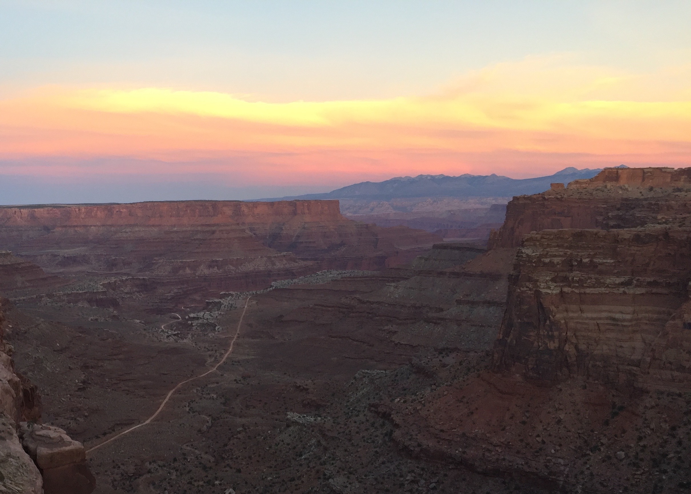 Canyonlands_sunset.jpeg