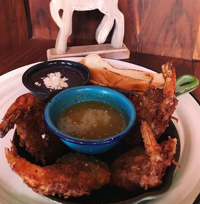 Now this is how we begin our Friday! Come and eat some fried shrimp for #ComidaCorrida #MexicoCityInHouston