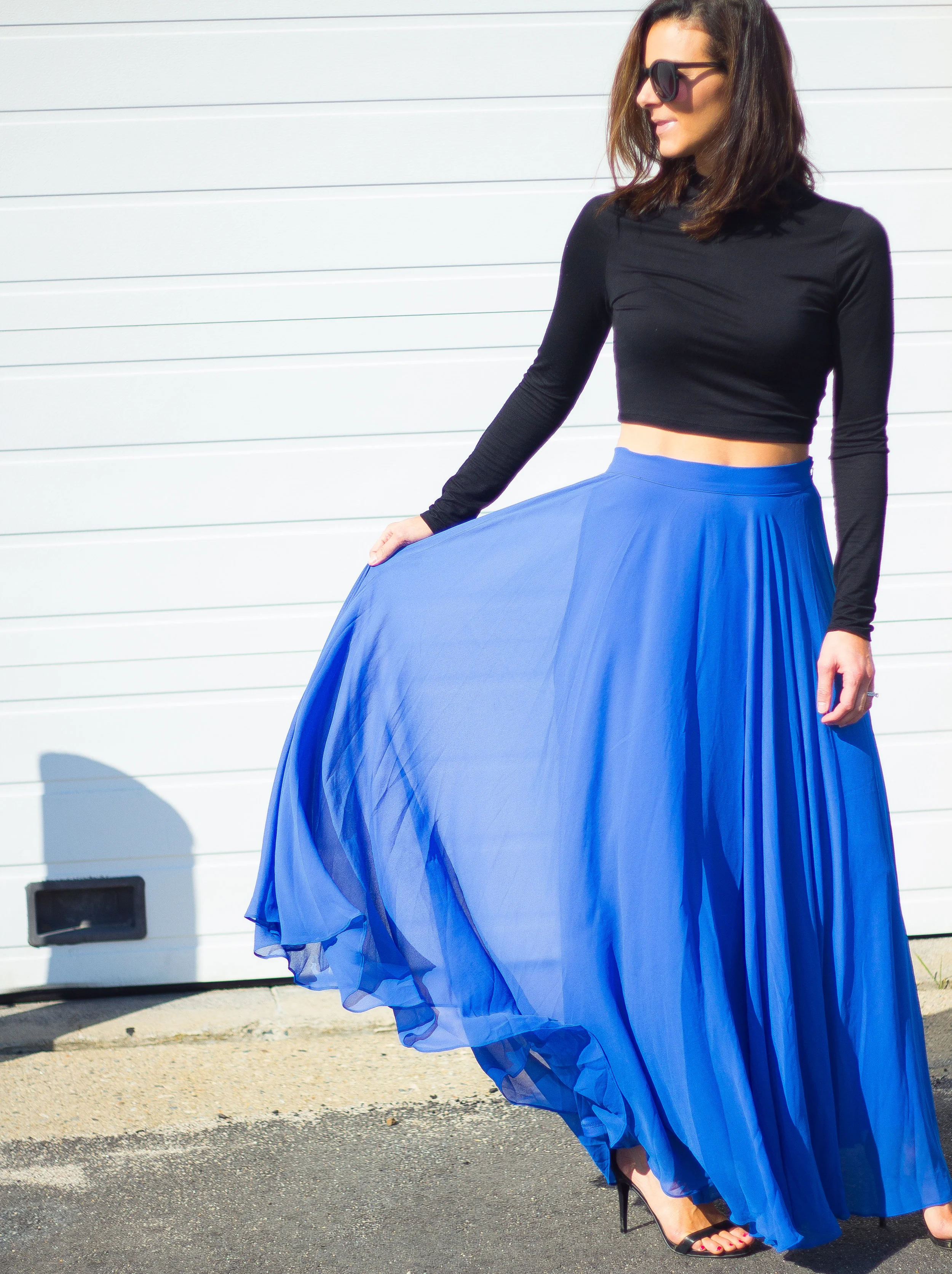 Maxi Skirt Outfits – Blue Maxi Skirt Outfits – Fashion for Women – Date Night Outfits – Summer Outfits – Black Crop Top Outfits – heartandseam.com #heartandseam #morninglavender