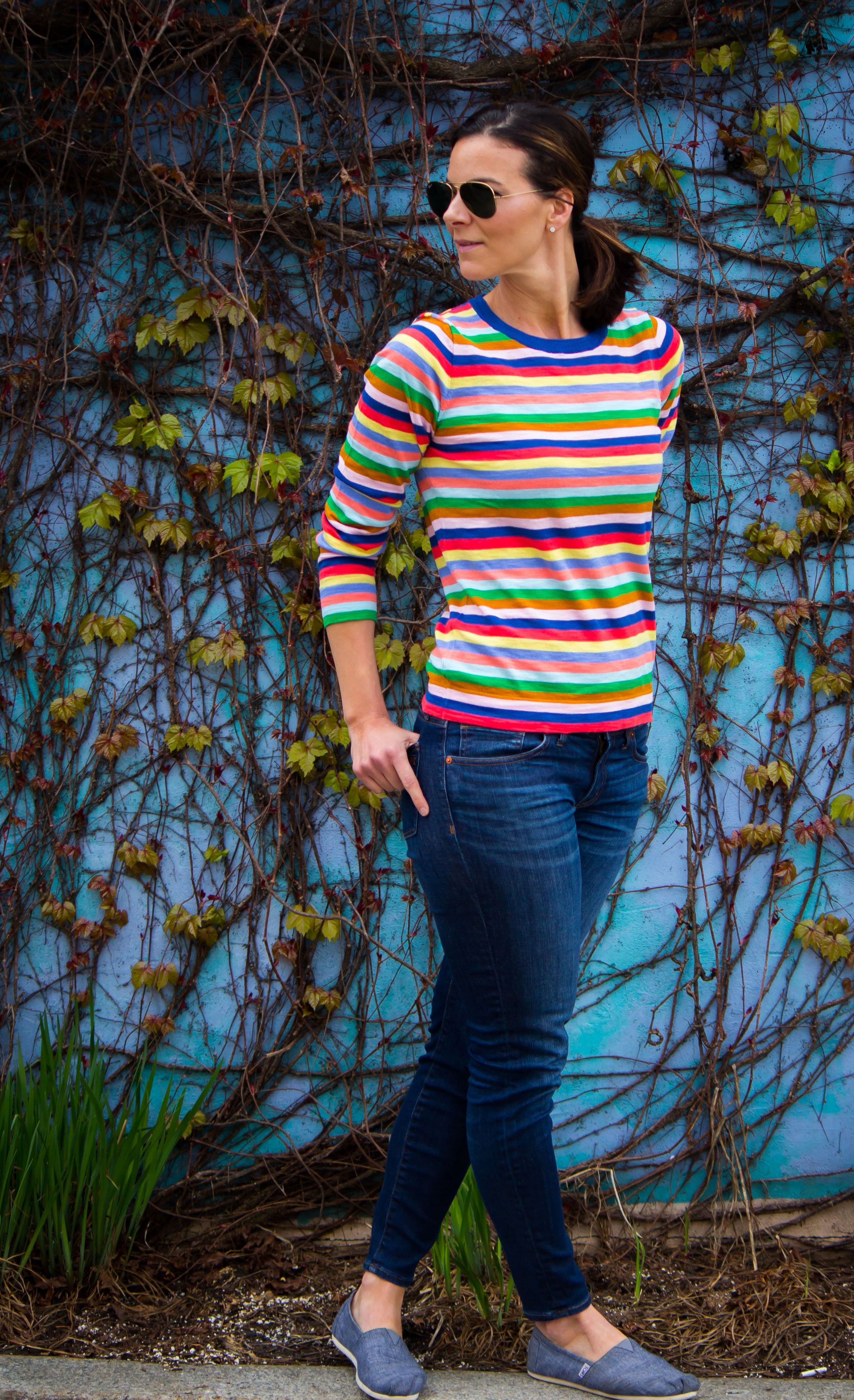 Multi-striped sweater – Casual Friday Outfits – Spring Outfits- Casual Outfits – Women’s Fashion – www.heartandseam.com - #heartandseam