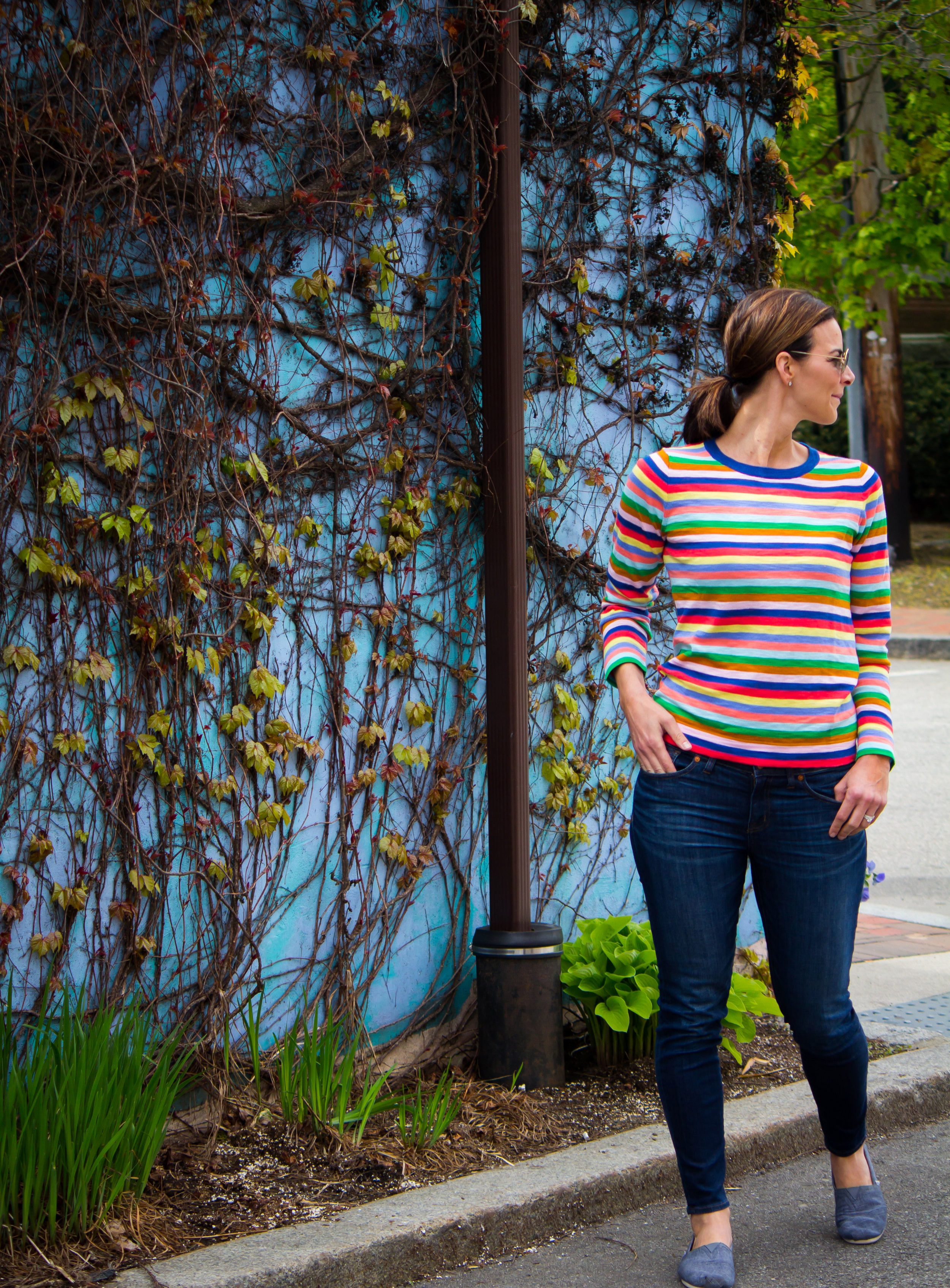 Multi-striped sweater – Casual Friday Outfits – Spring Outfits- Casual Outfits – Women’s Fashion – www.heartandseam.com - #heartandseam