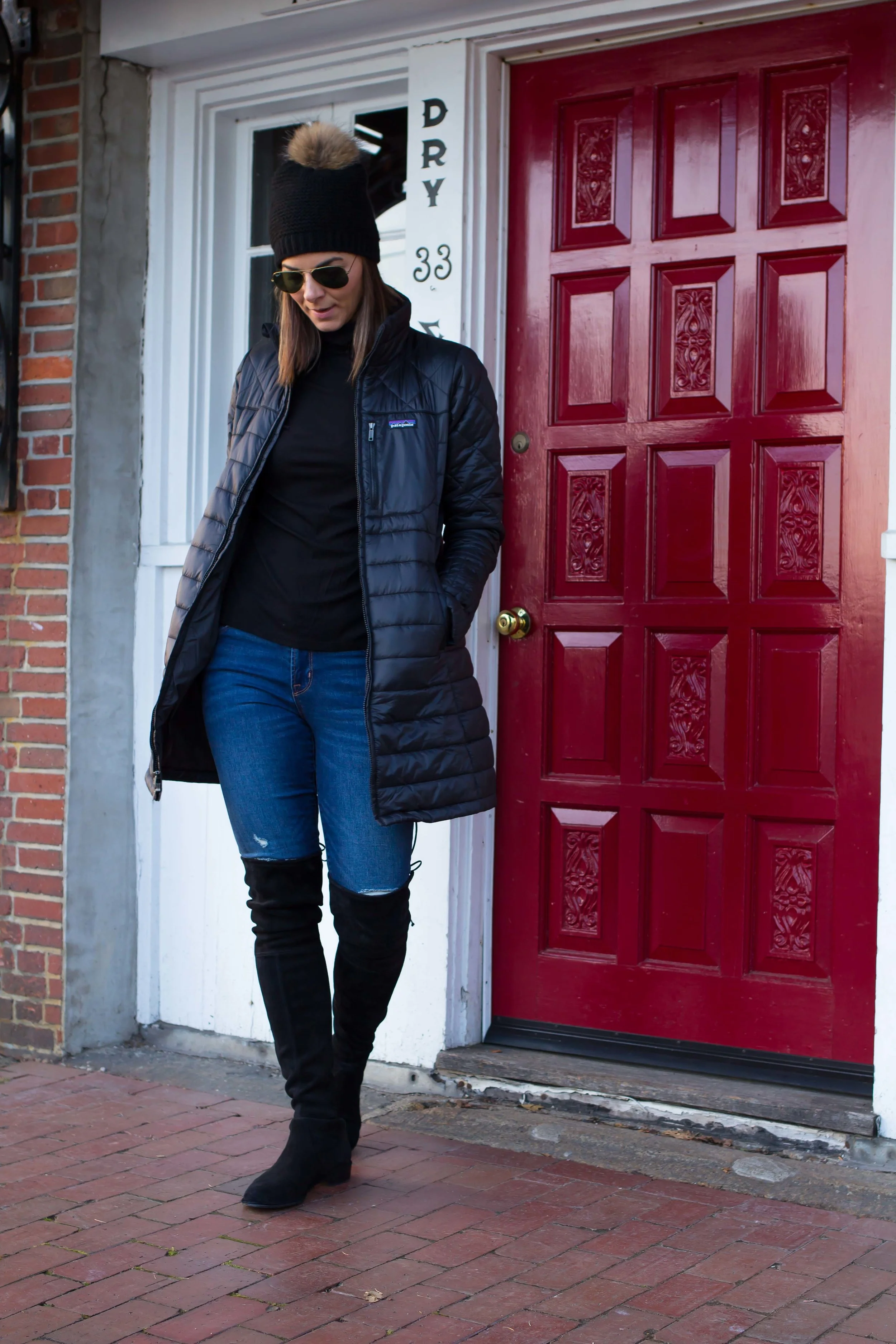 Winter Outfit Ideas – Weekend Outfits – Casual Outfits – Fashion for Women – Patagonia Jacket Outfits – OTK Boots Outfit – Pom Pom Hat Outfits – Street Style Outfits – heartandseam.com #heartandseam