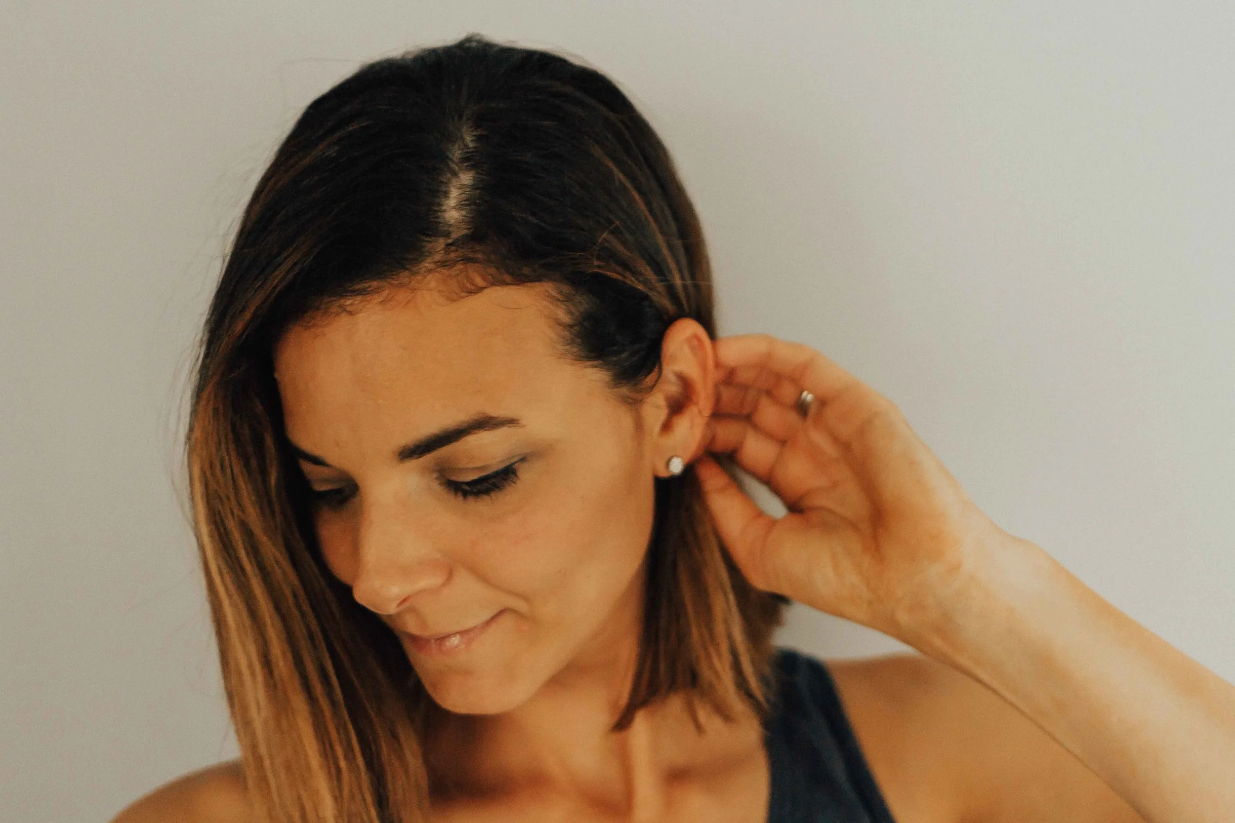 Hair Tutorial - Deep side part - Virtue Haircare - Bob Hair Tutorial - www.heartandseam.com #heartandseam