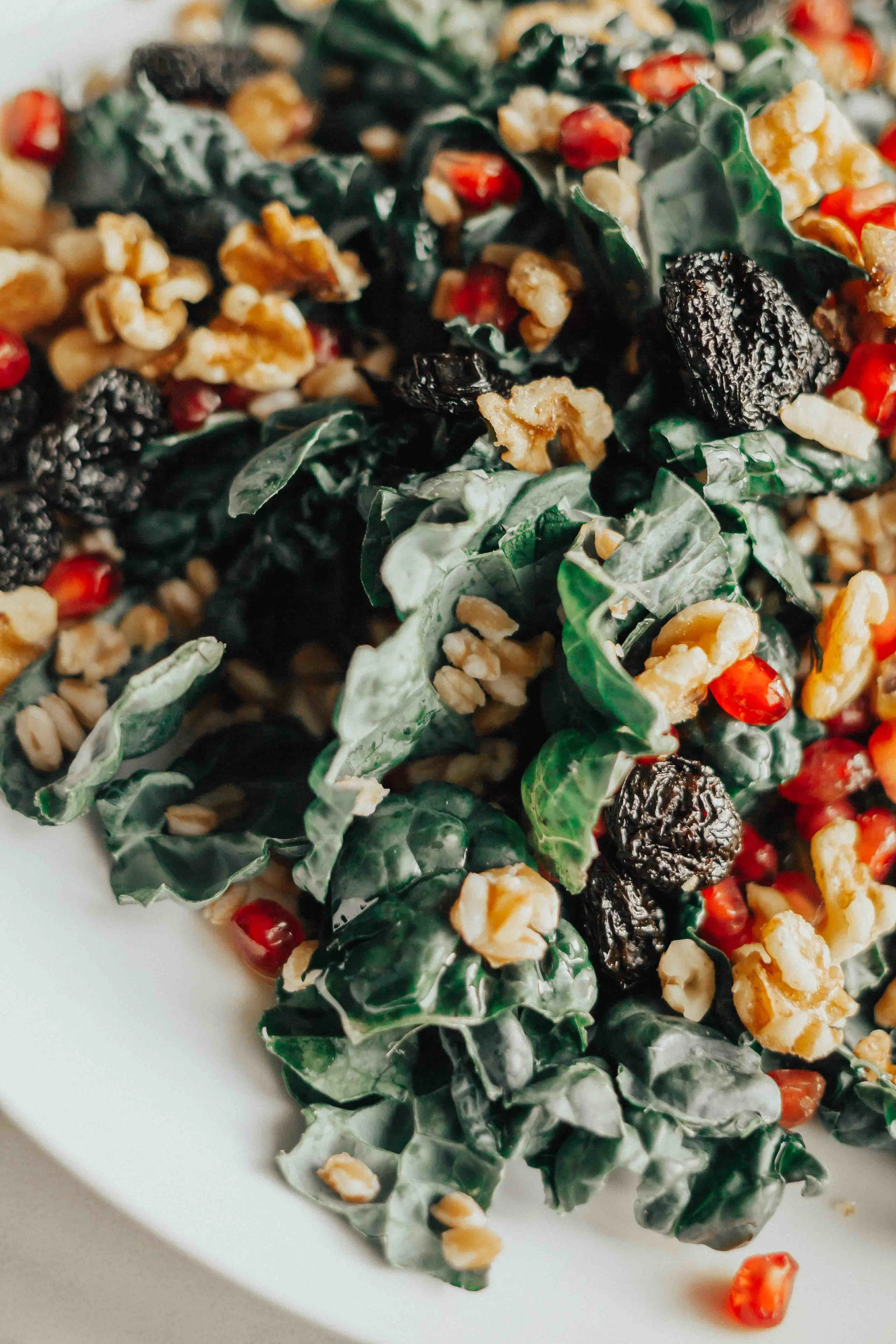 Recipes - Kale Salad - Farro Salad- Vegan Recipes - Dinner Recipes - Kale Salad Recipes -Kale Salad Recipes Easy - Kale Salad Recipes Healthy #heartandseam #kalesalad www.heartandseam.com