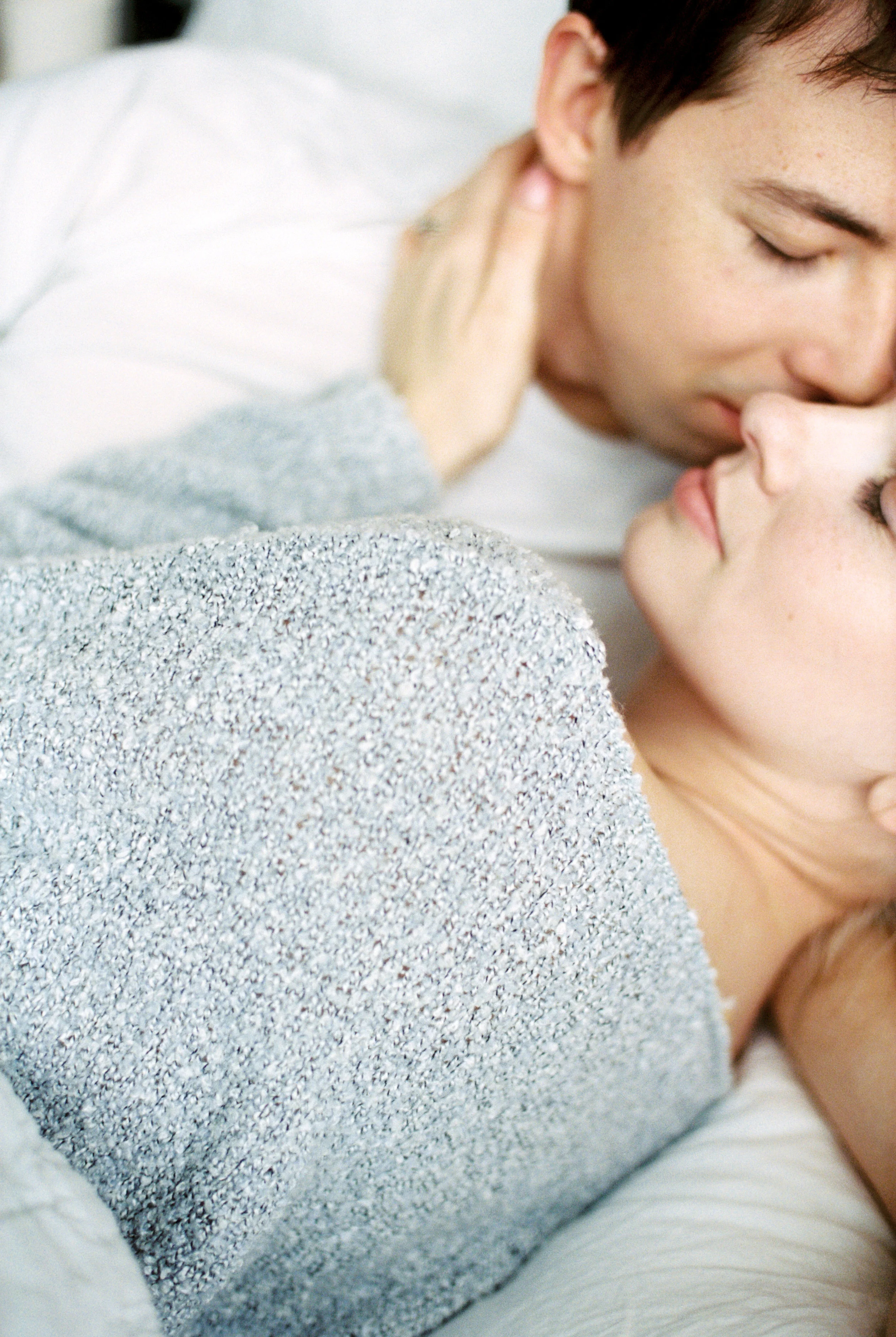 WHENSHEKNEWPHOTOGRAPHYPORTLANDOREGONEDITORIALMORNINGLIFESTYLESHOOT-57.jpg