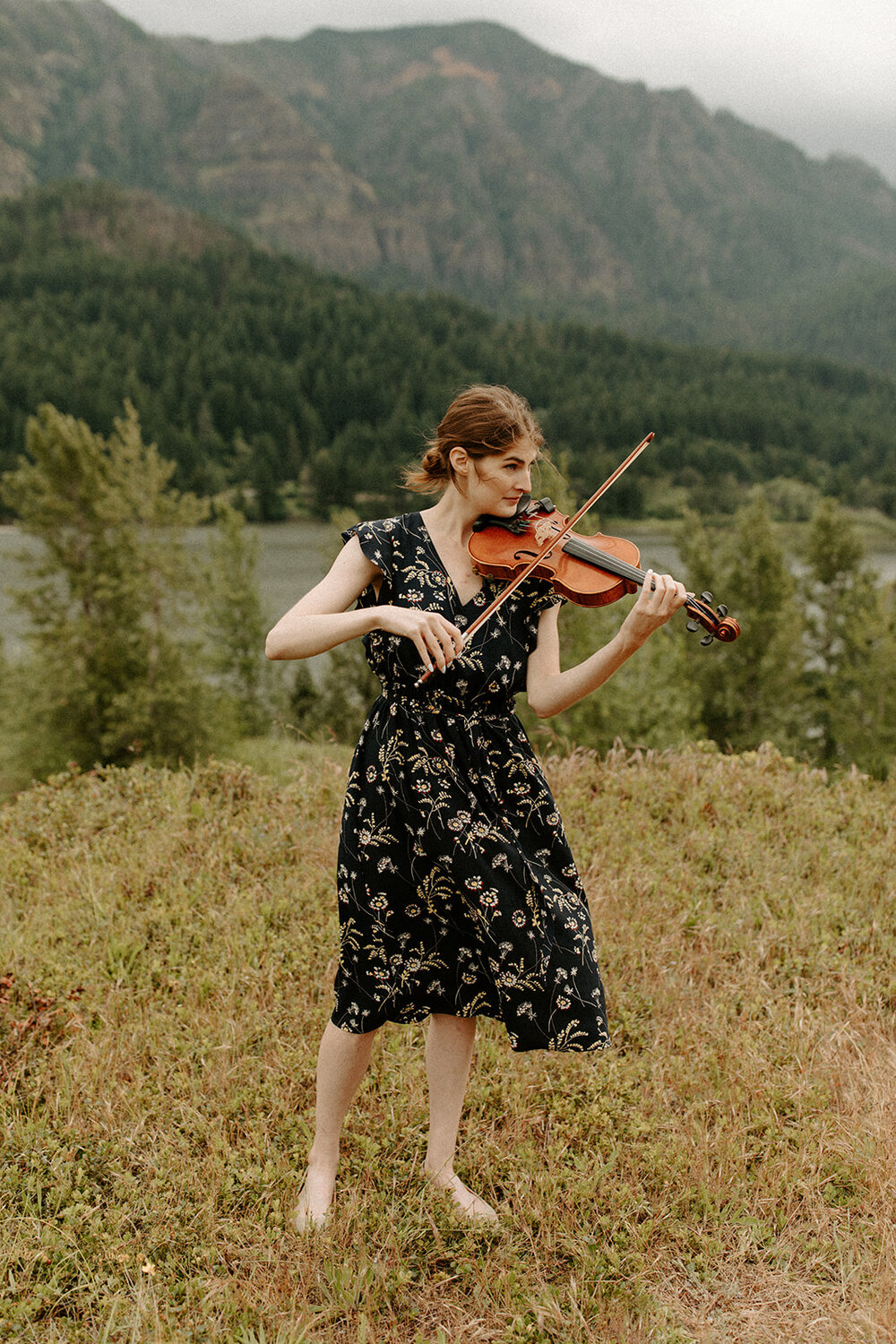 Columbia_Gorge_kamea_events_wedding_planner__Portland_Elopement_Tricia_and_Taylor_Dawn_Charles_Photographer-186.jpg