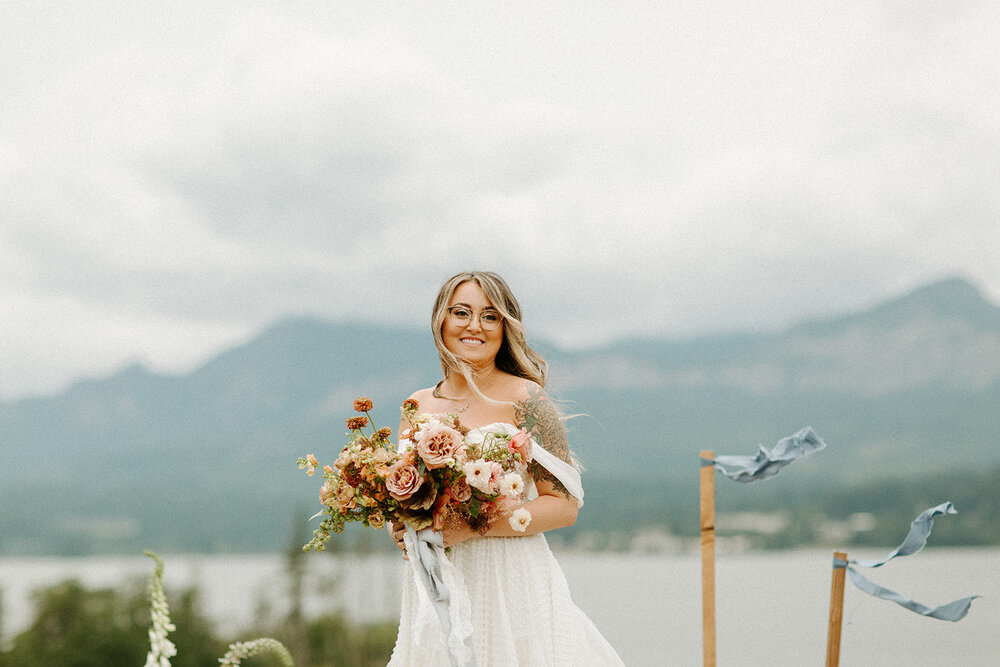 Columbia_Gorge_kamea_events_wedding_planner__Portland_Elopement_Tricia_and_Taylor_Dawn_Charles_Photographer-245.jpg