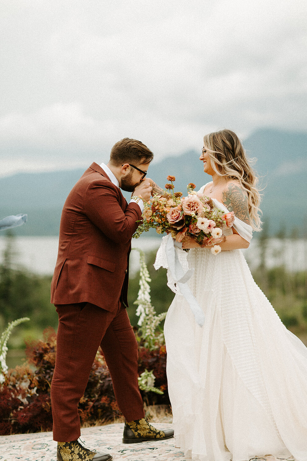 Columbia_Gorge_kamea_events_wedding_planner__Portland_Elopement_Tricia_and_Taylor_Dawn_Charles_Photographer-254.jpg