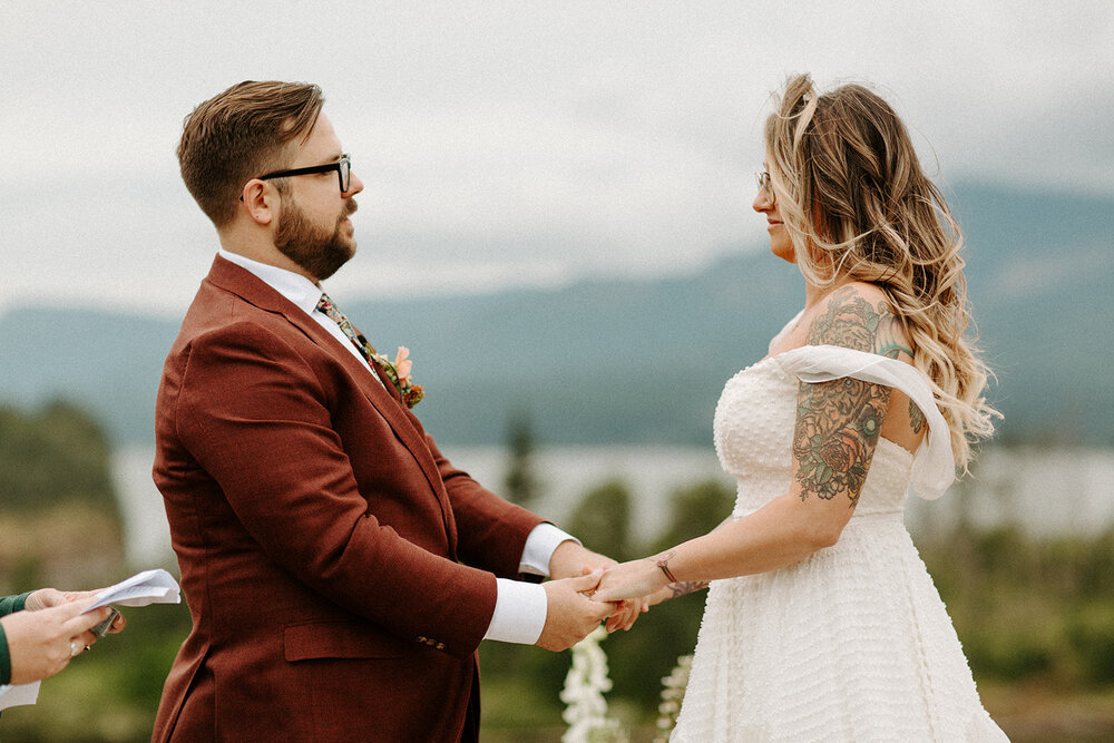 Columbia_Gorge_kamea_events_wedding_planner__Portland_Elopement_Tricia_and_Taylor_Dawn_Charles_Photographer-313.jpg