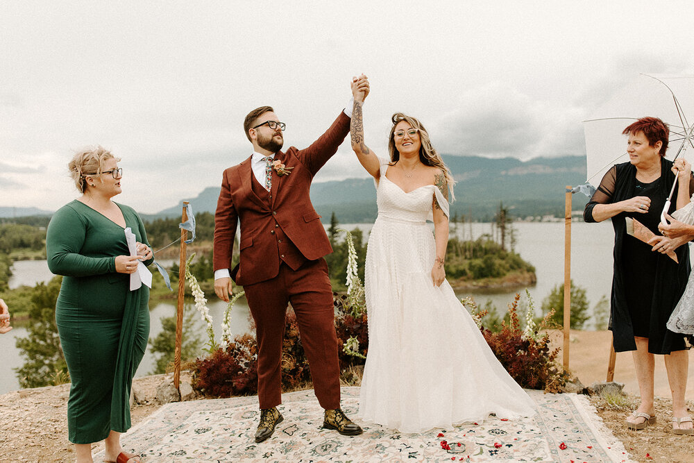 Columbia_Gorge_kamea_events_wedding_planner__Portland_Elopement_Tricia_and_Taylor_Dawn_Charles_Photographer-332.jpg